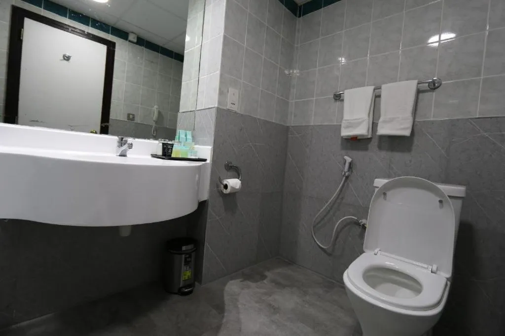 Bathroom in Knight Armour Hotel