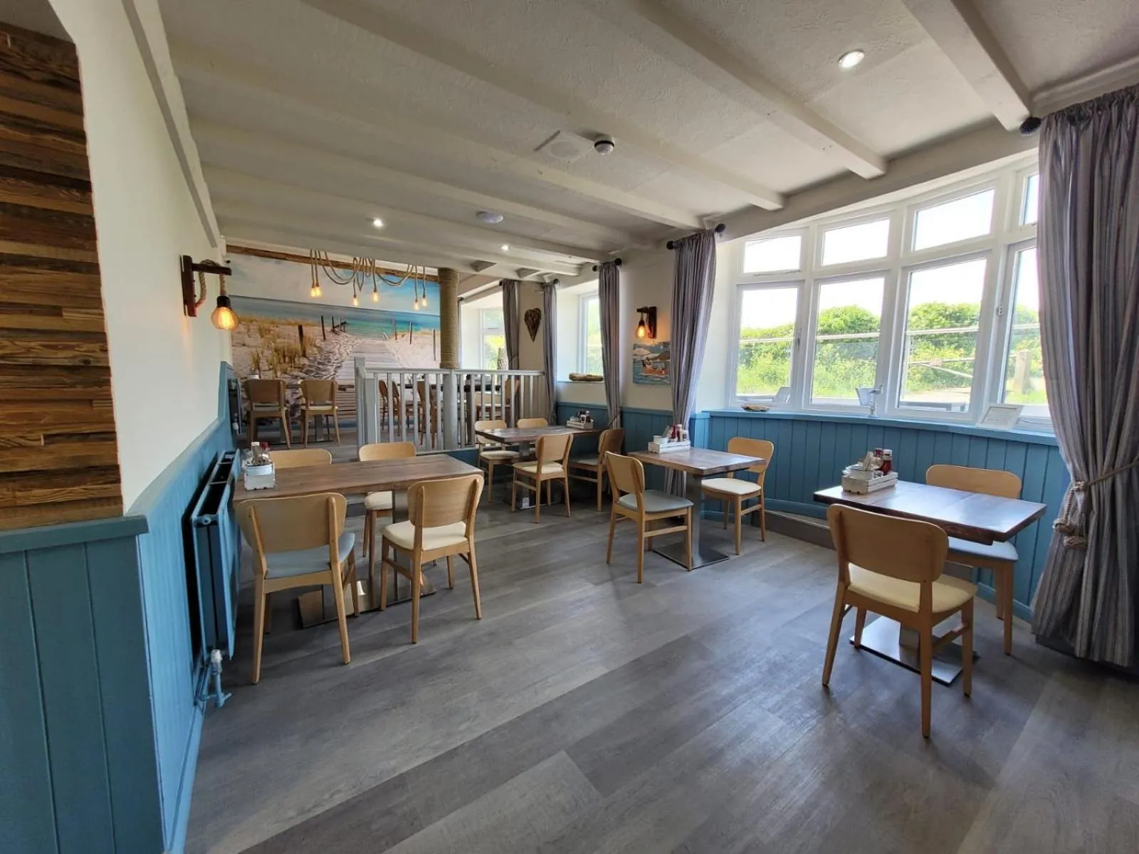 Restaurant/places to eat in South Sands Hotel