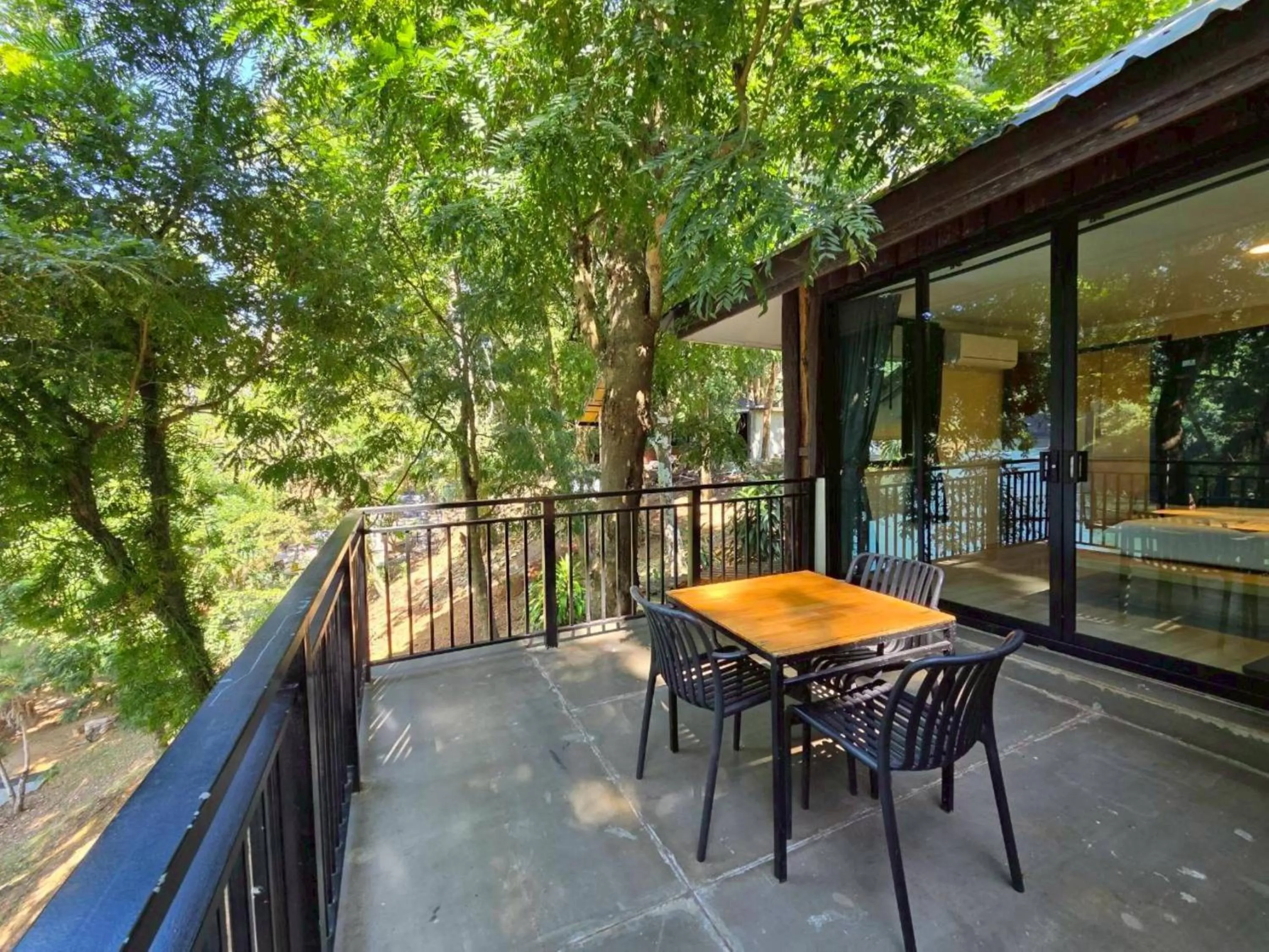 Balcony/Terrace in Puprai Tarnnarm Resort