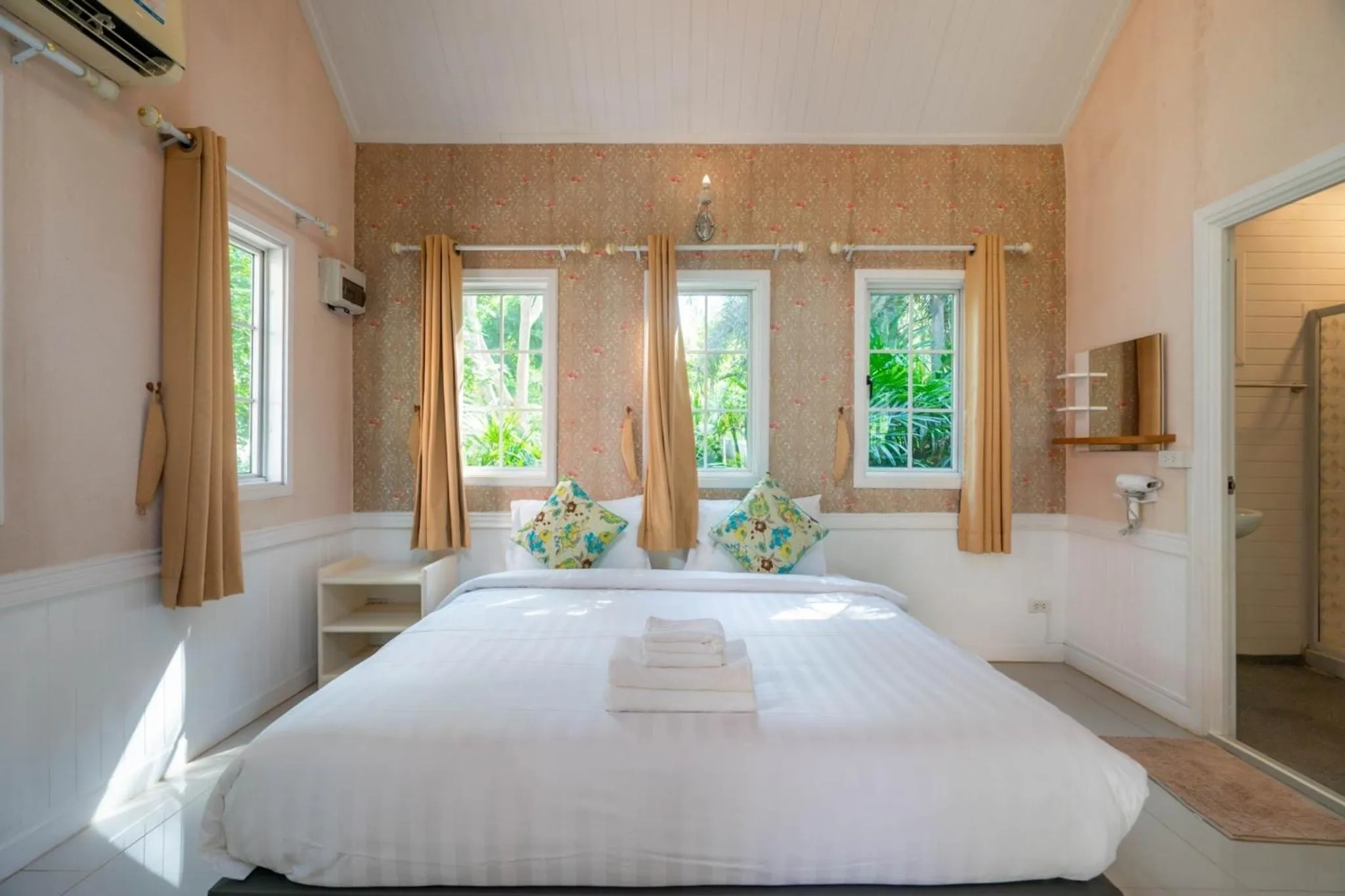 Bed in Puprai Tarnnarm Resort