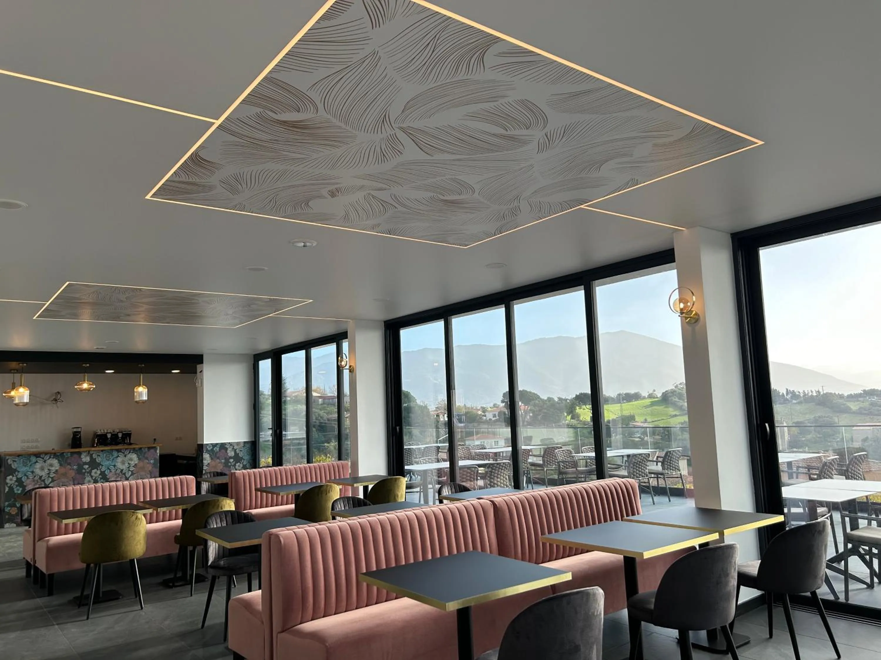 Restaurant/places to eat in Hôtel Casa Matteu