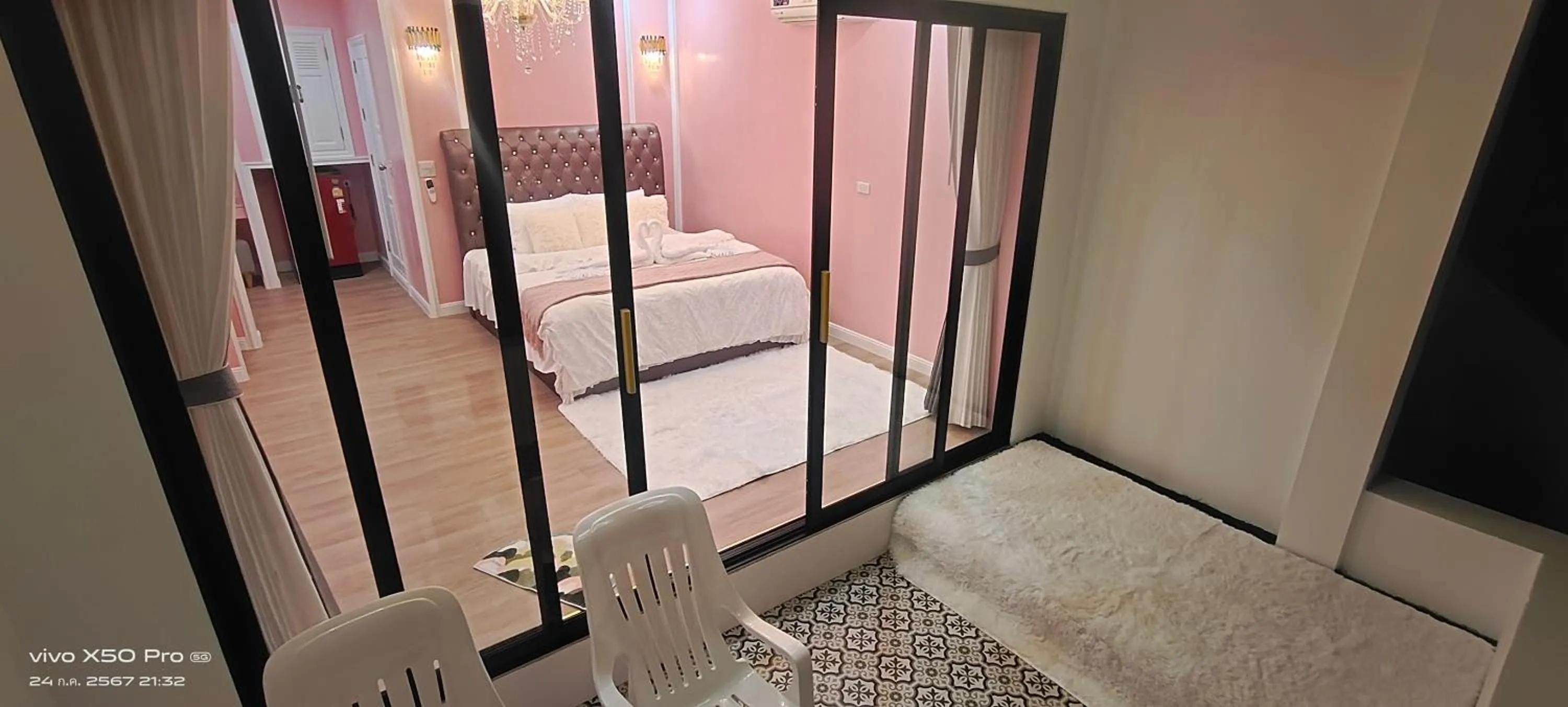 Balcony/Terrace, Bed in Clear View Resort