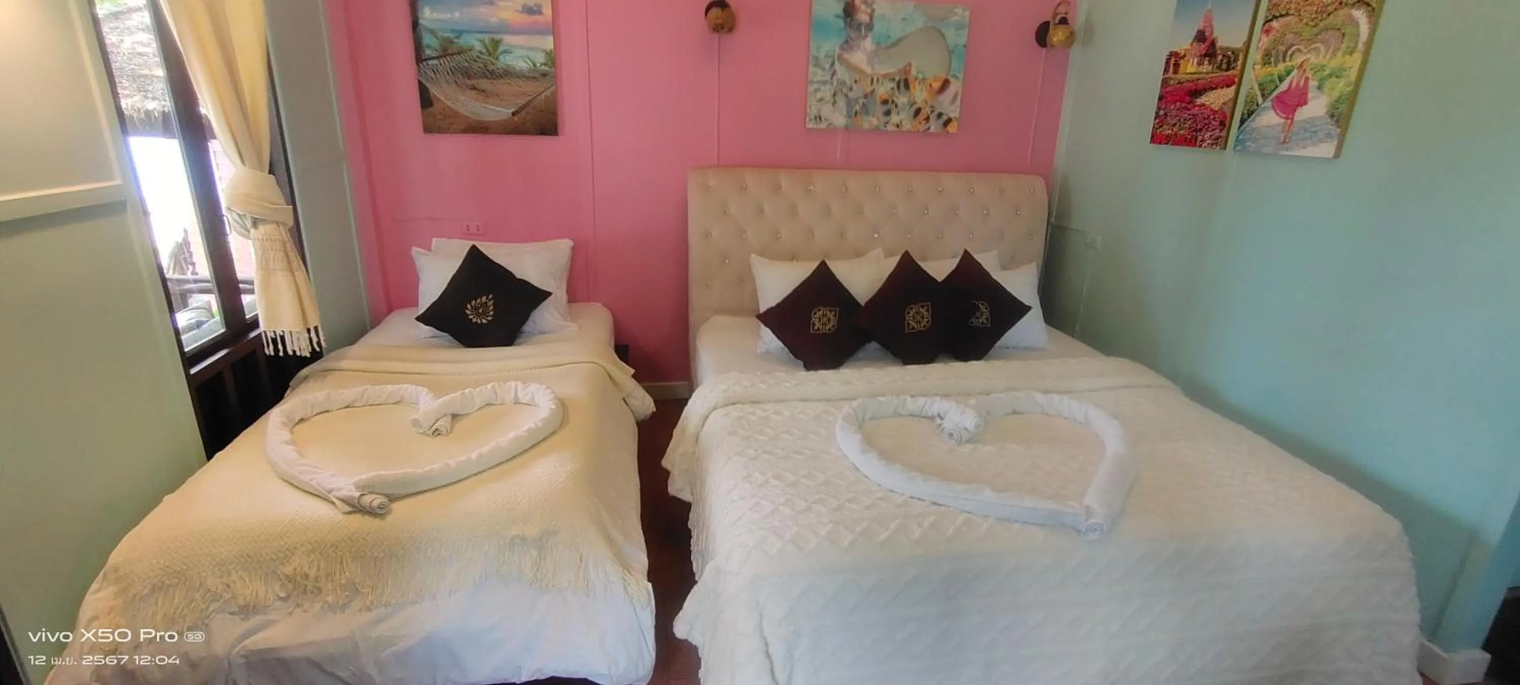 Photo of the whole room, Bed in Clear View Resort