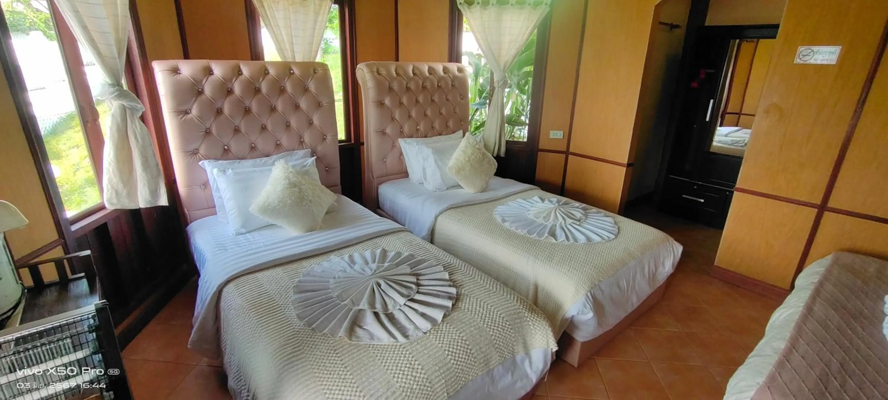 Bedroom, Bed in Clear View Resort
