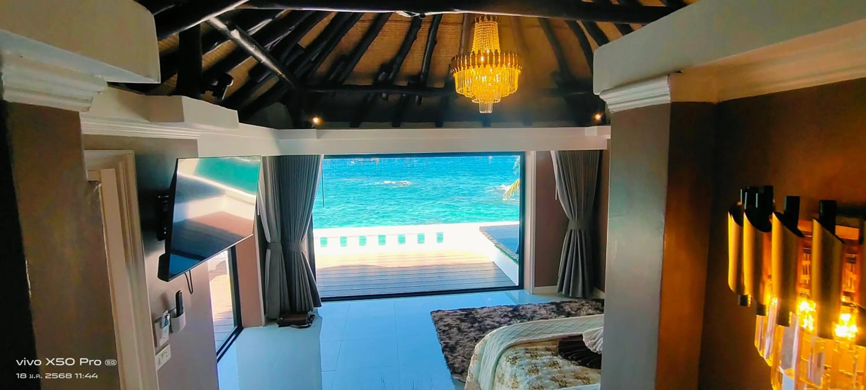 Restaurant/places to eat in Clear View Resort