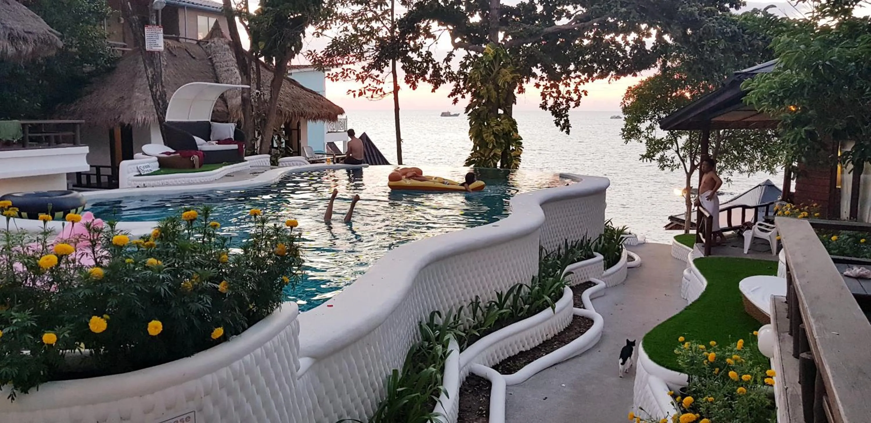 Pool view in Clear View Resort