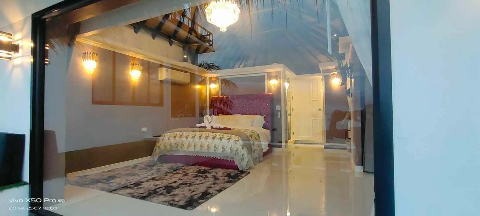 Photo of the whole room, Bed in Clear View Resort