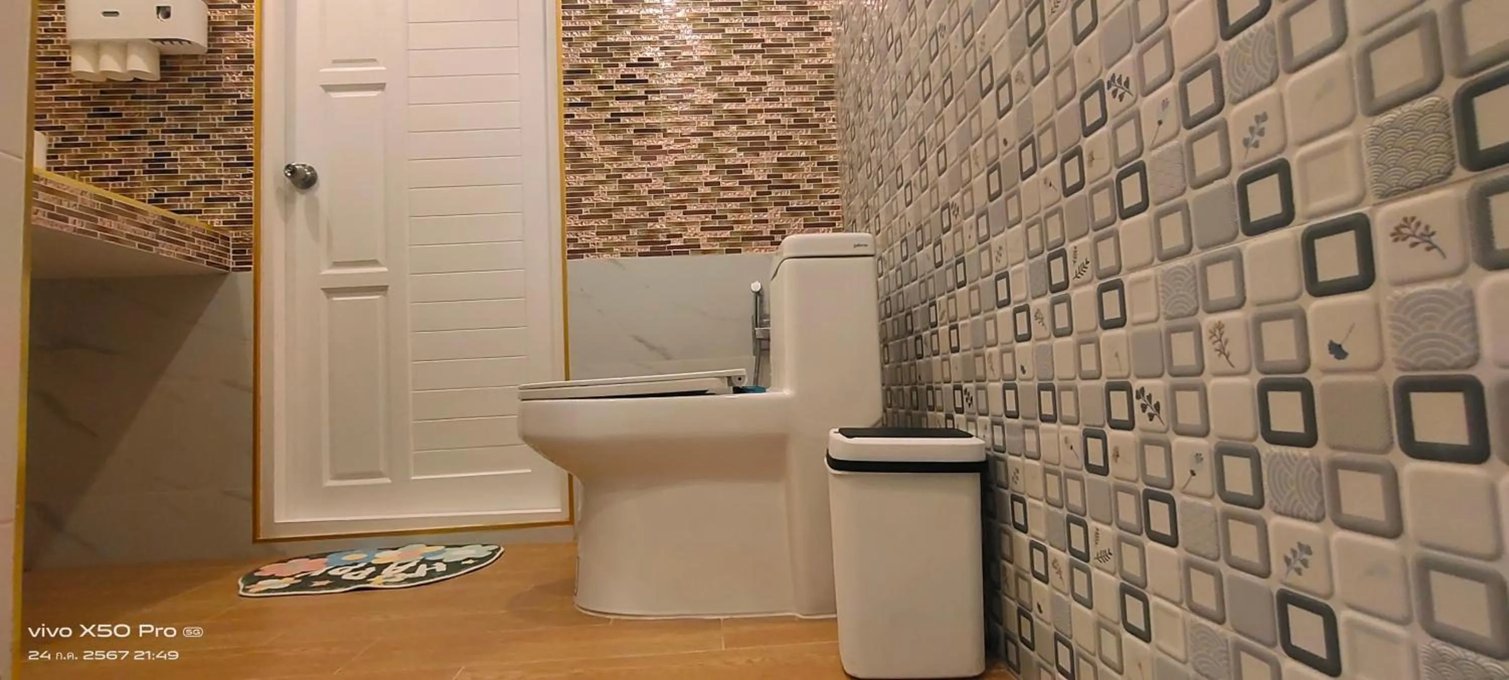 Toilet in Clear View Resort