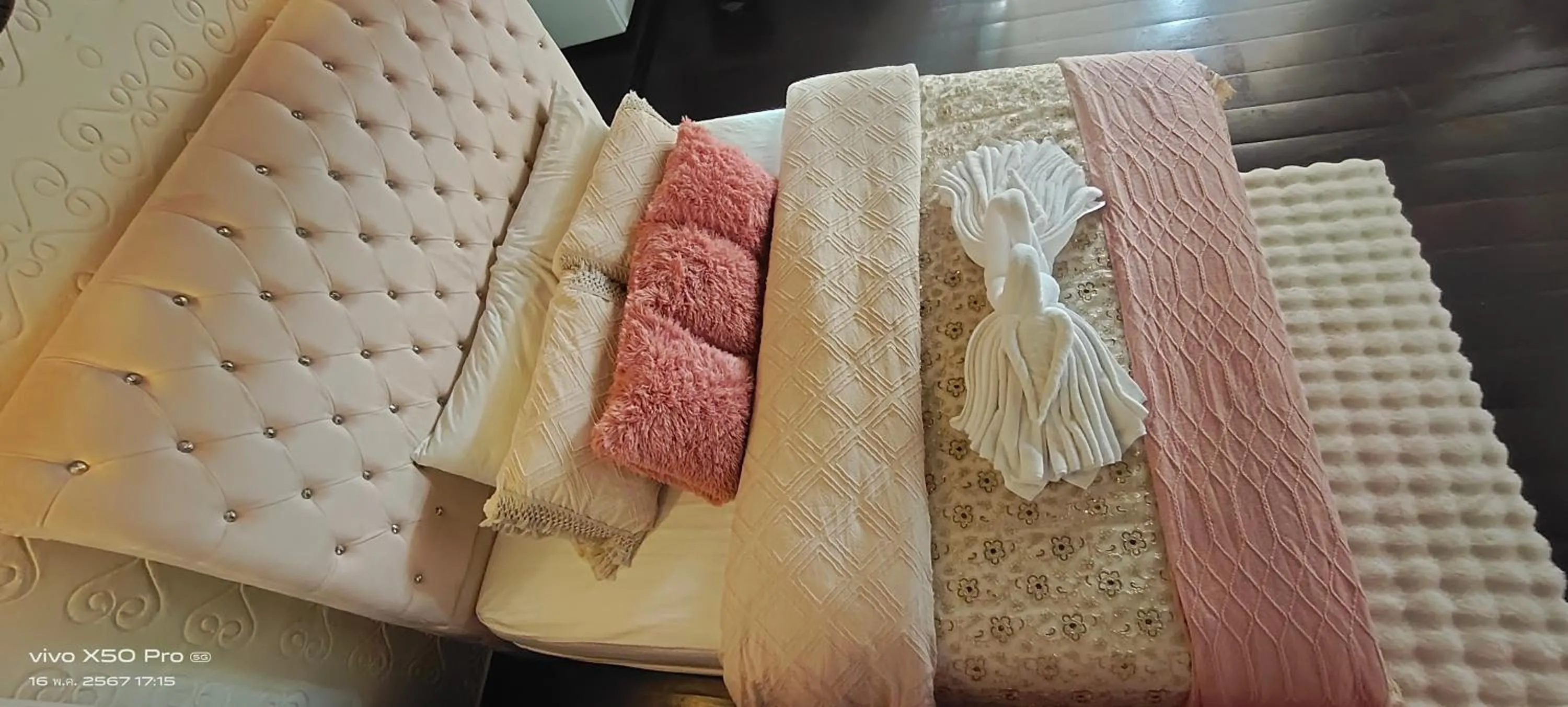 Bed in Clear View Resort