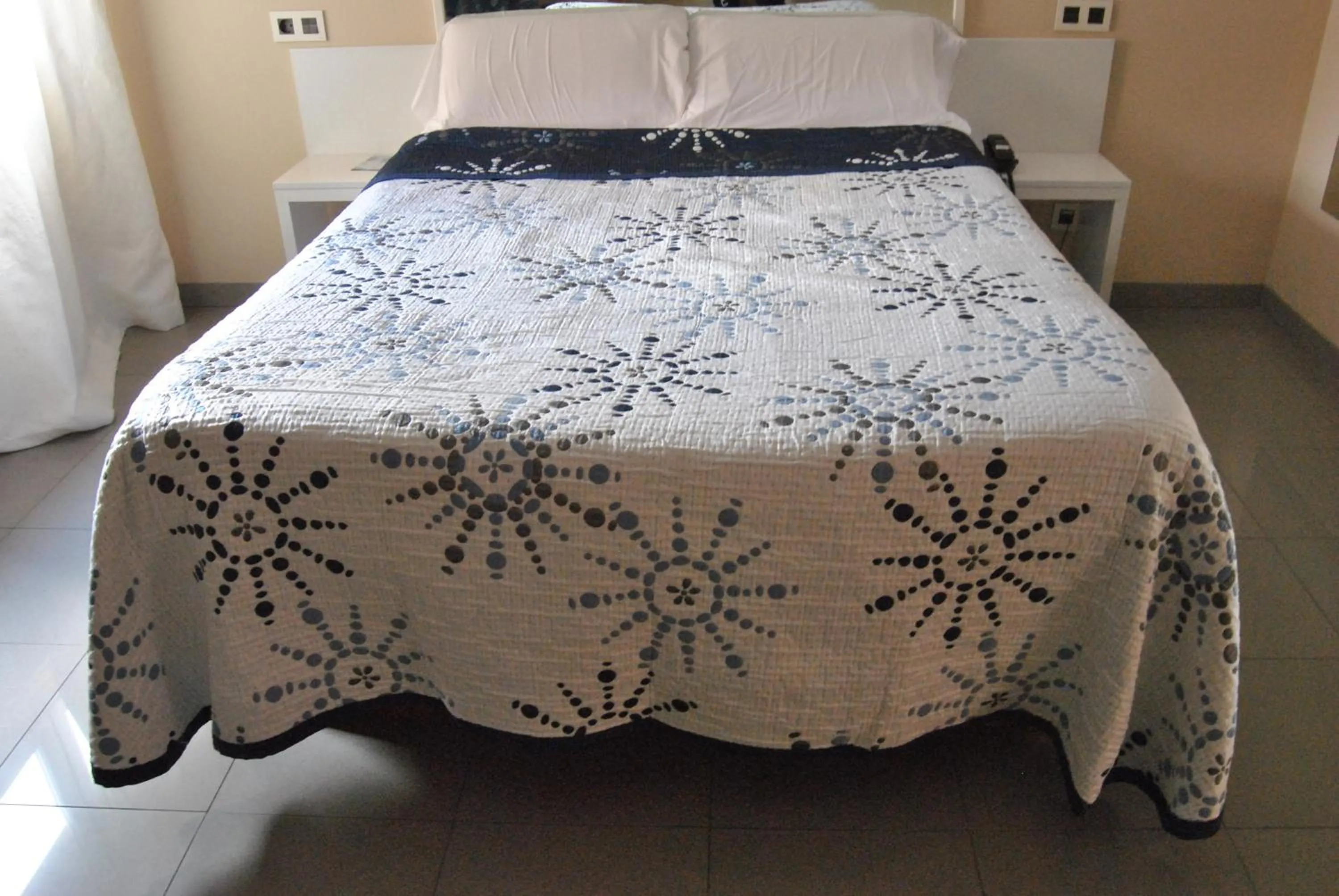 Bed in Motel Cancun Oviedo