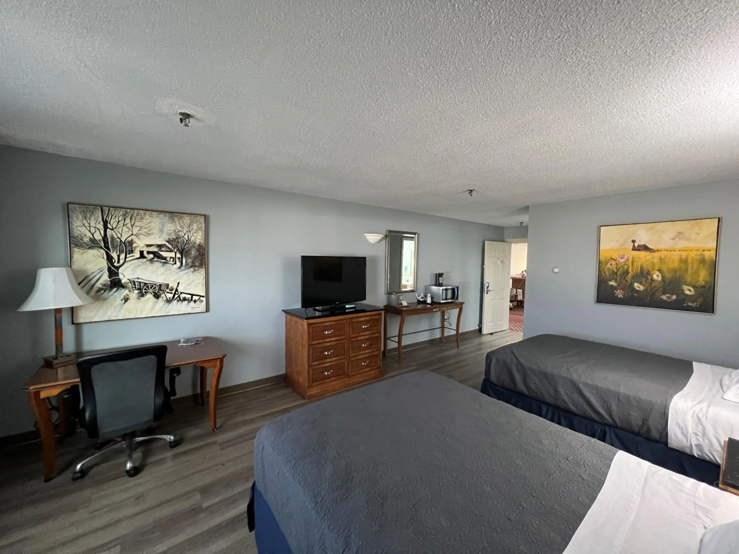 Photo of the whole room, Bed in Presque Isle Hotel