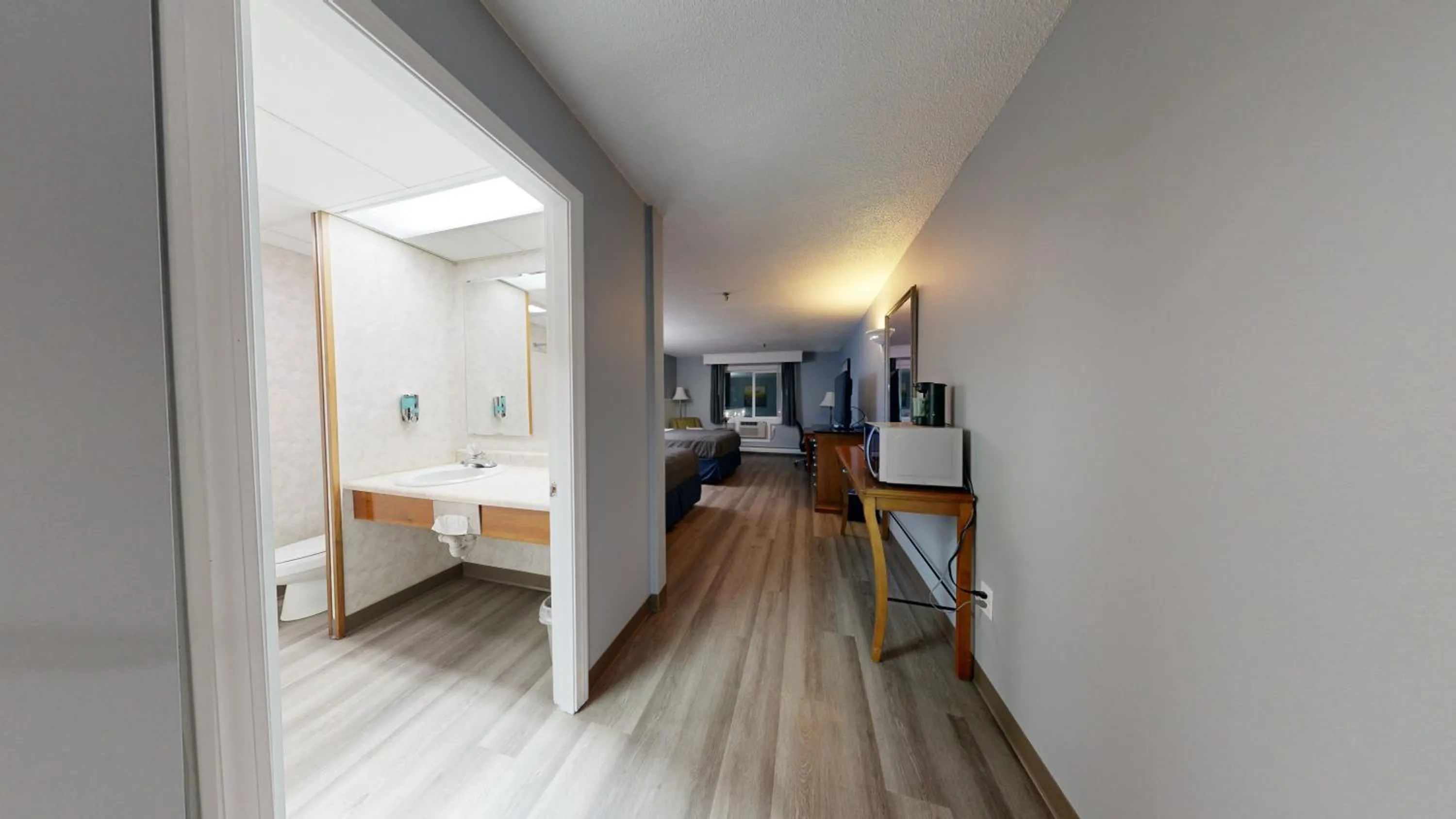 Photo of the whole room in Presque Isle Hotel