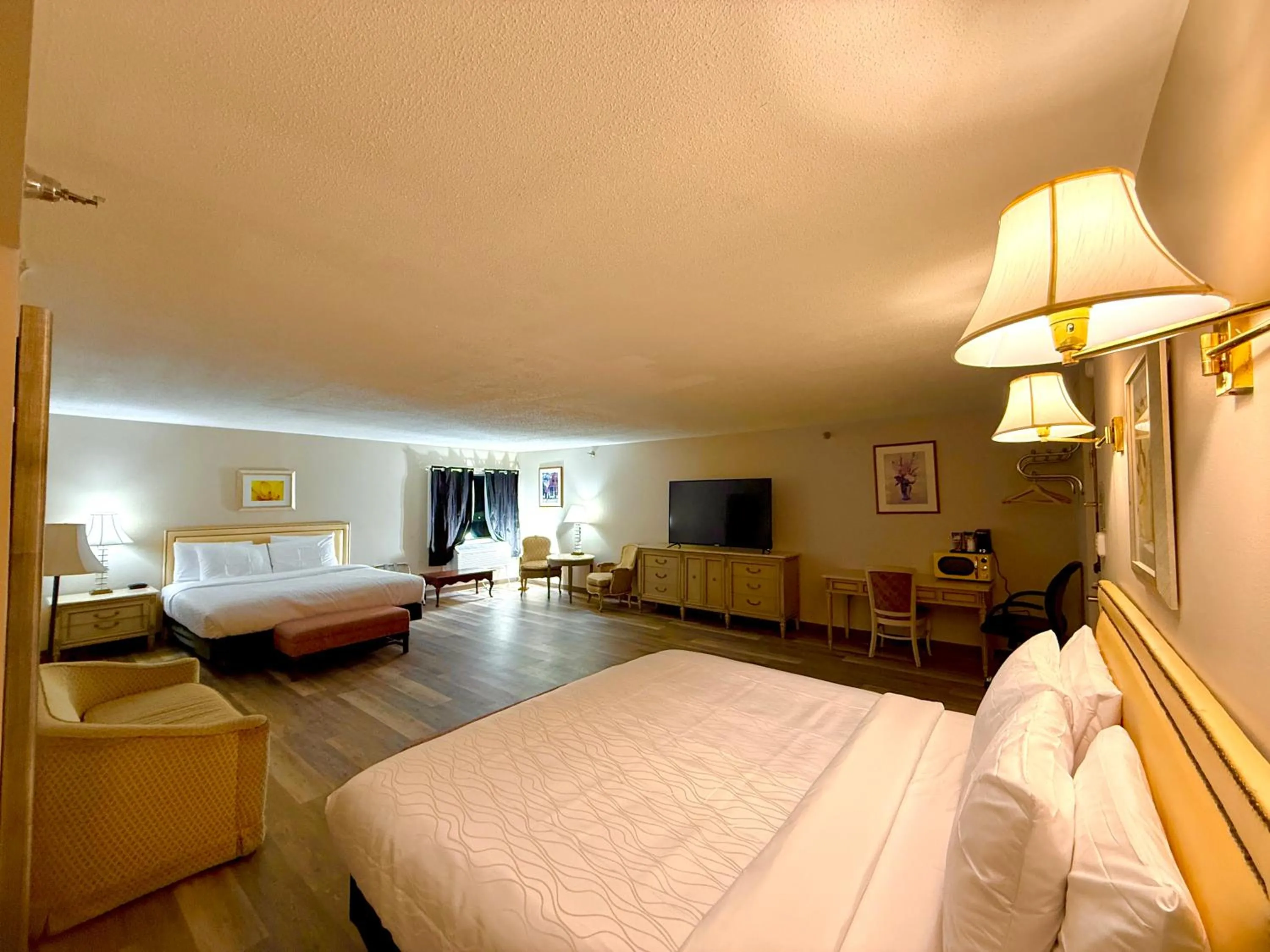 Bedroom, Bed in Presque Isle Hotel