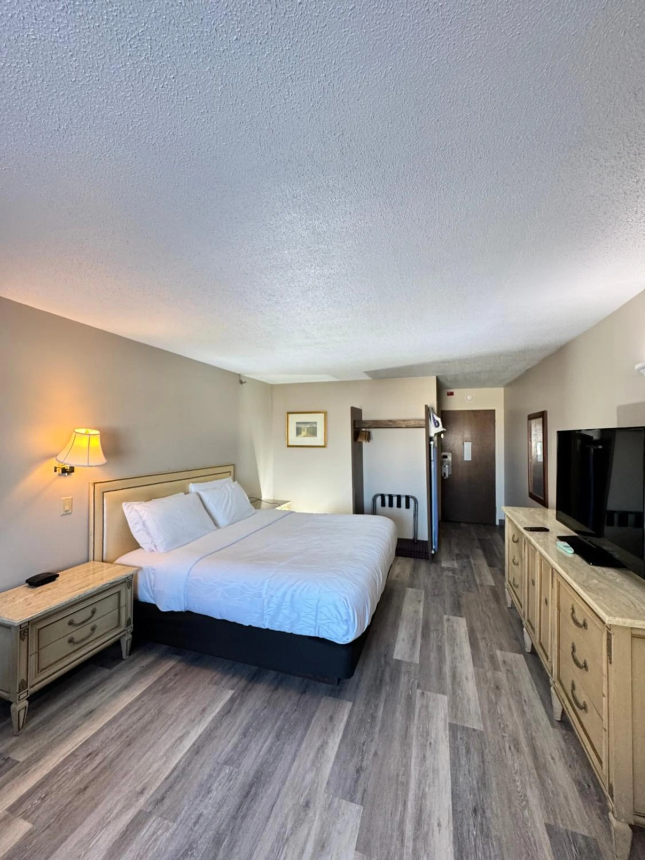 Bedroom, Bed in Presque Isle Hotel