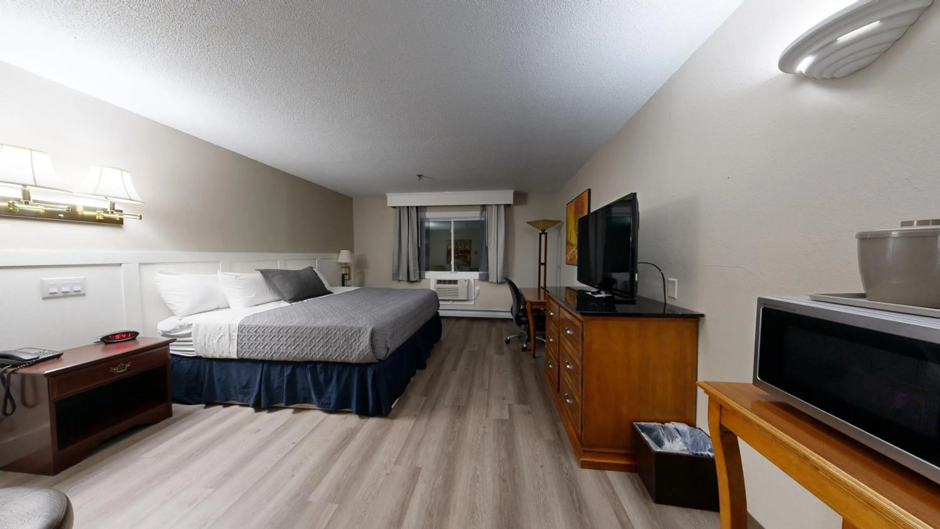 Photo of the whole room, Bed in Presque Isle Hotel
