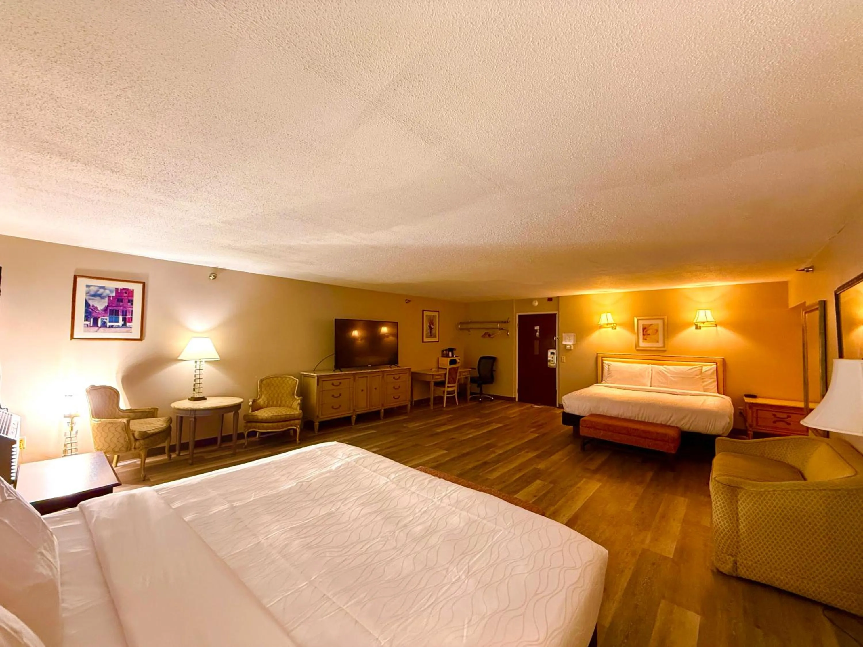Photo of the whole room, Bed in Presque Isle Hotel