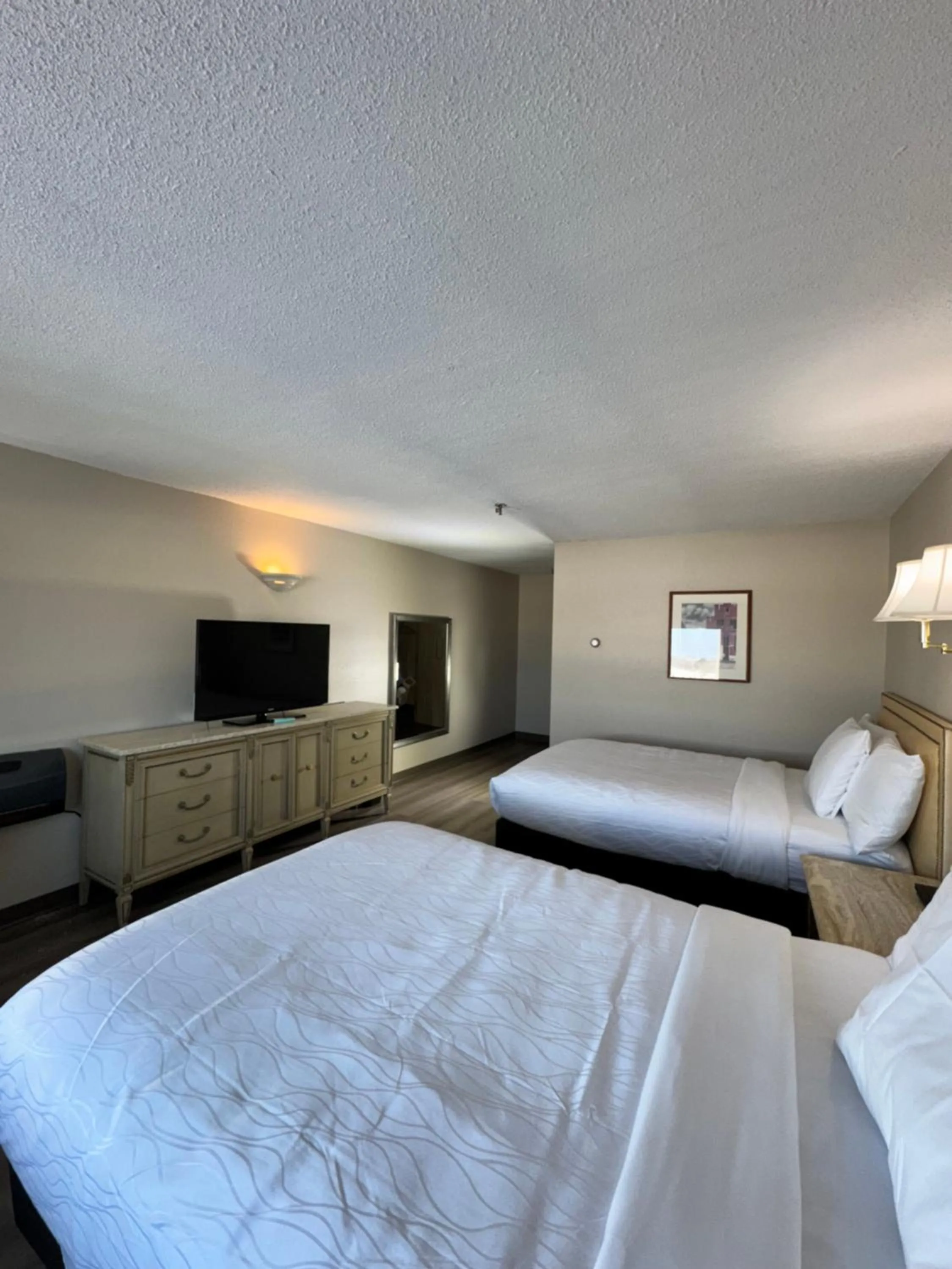 Photo of the whole room, Bed in Presque Isle Hotel