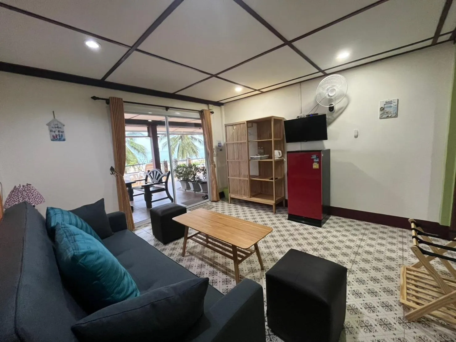 Living room in Sea Breeze House, Naiplao Beach