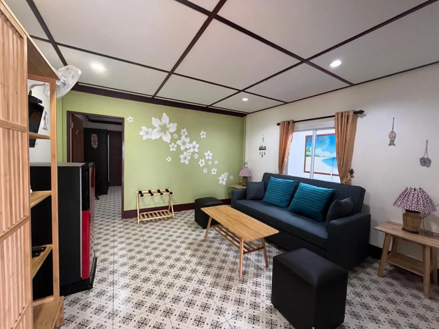 Living room in Sea Breeze House, Naiplao Beach