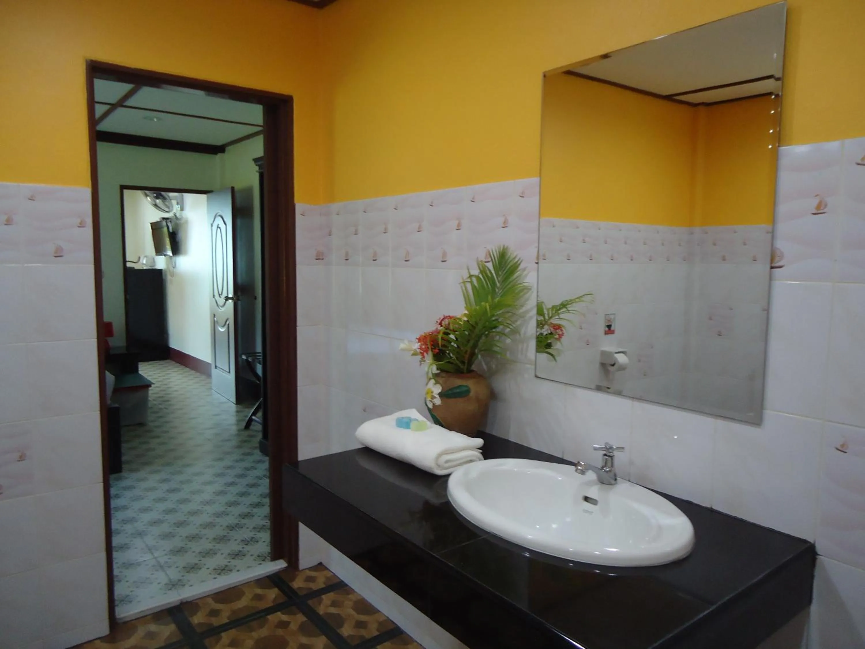 Bathroom in Sea Breeze House, Naiplao Beach