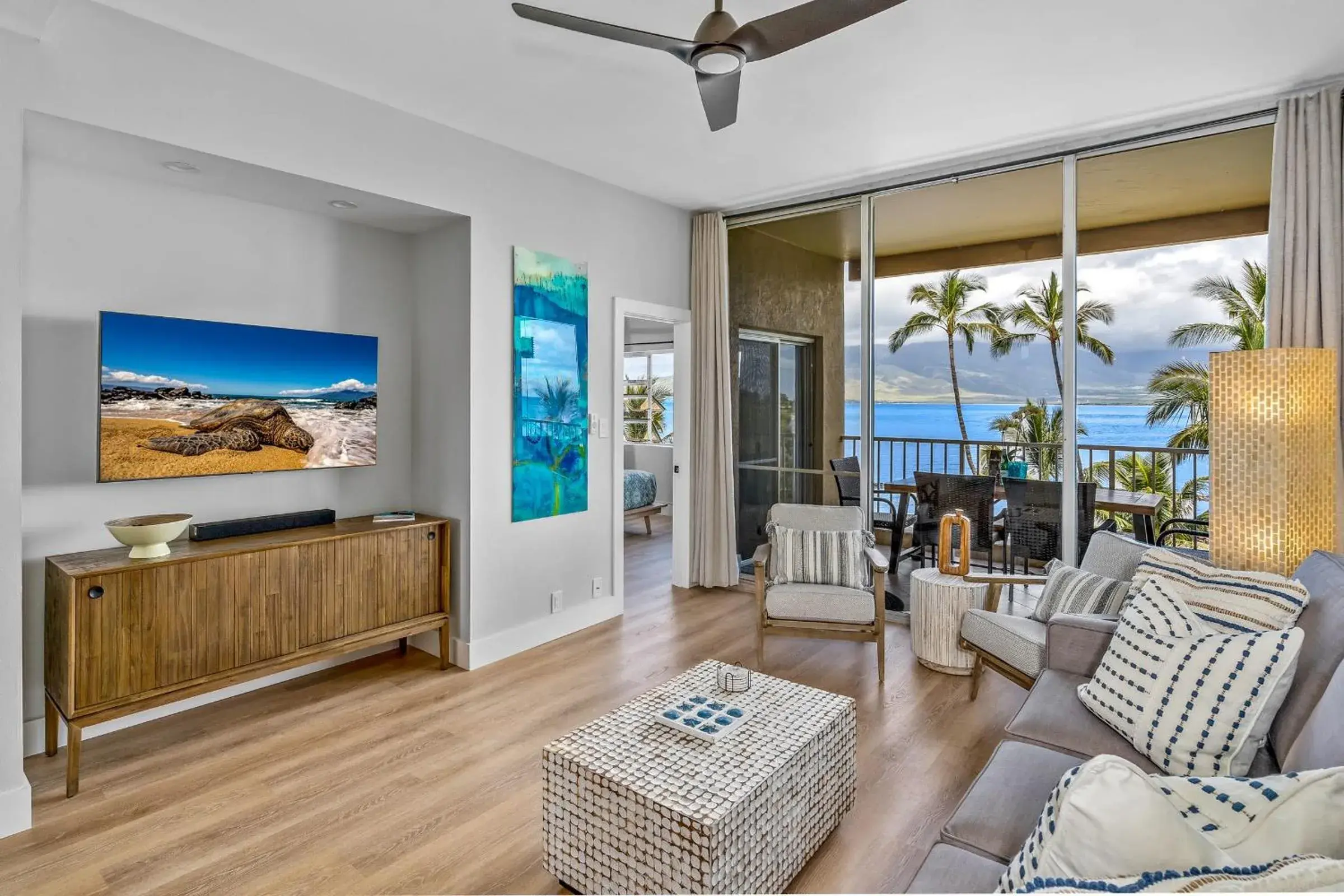 Upscale Oceanfront Penthouse Vistas Upscale Oceanfront Penthouse Vistas