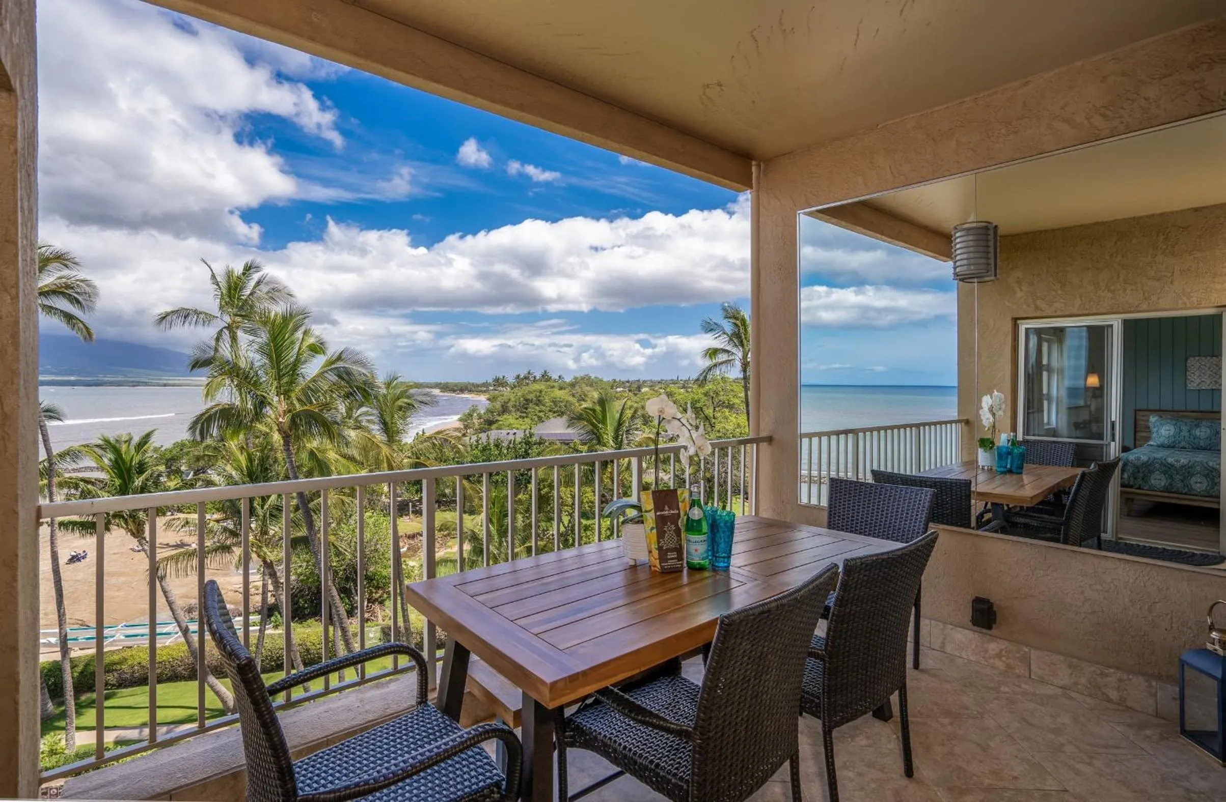 Upscale Oceanfront Penthouse Vistas
