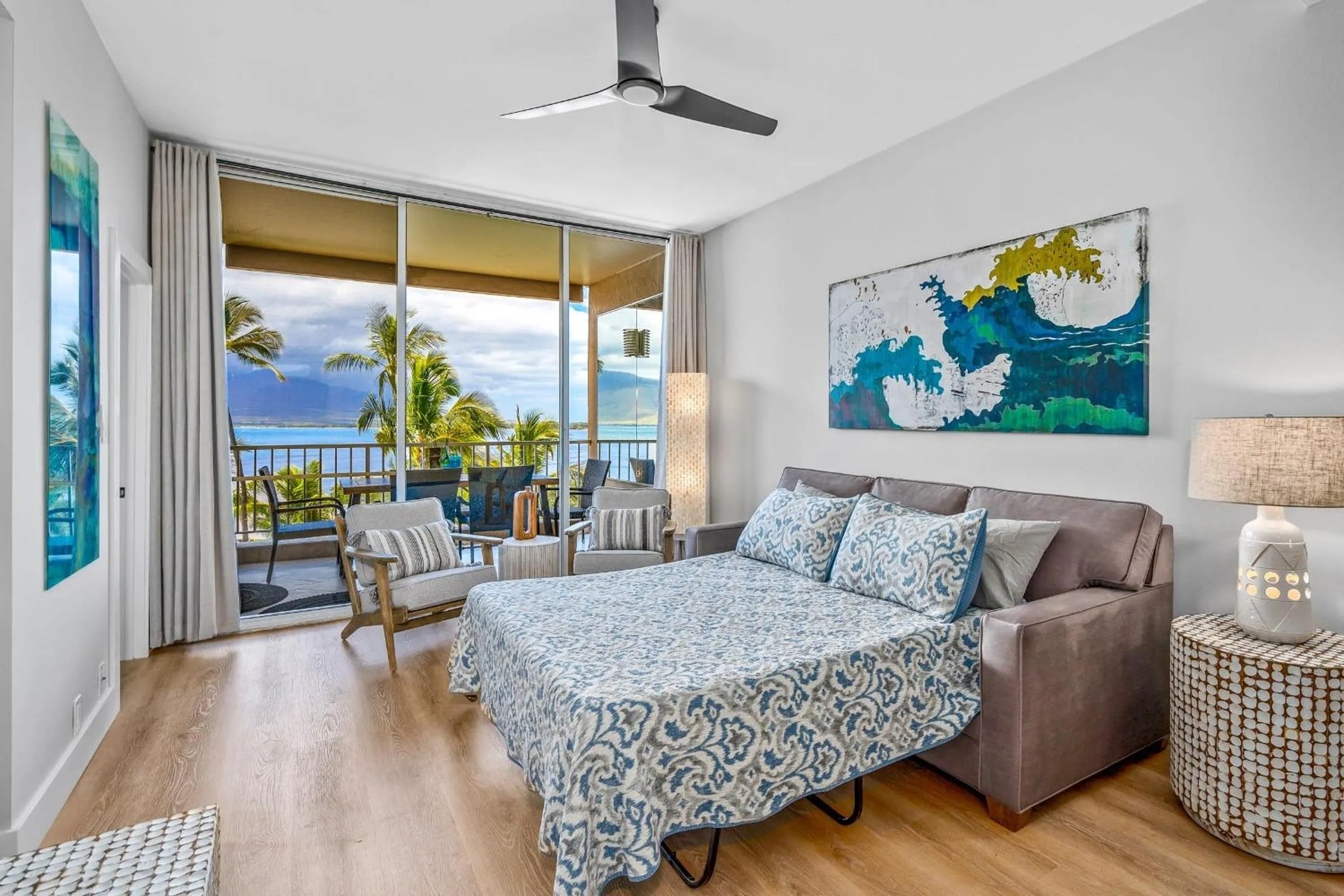 Upscale Oceanfront Penthouse Vistas