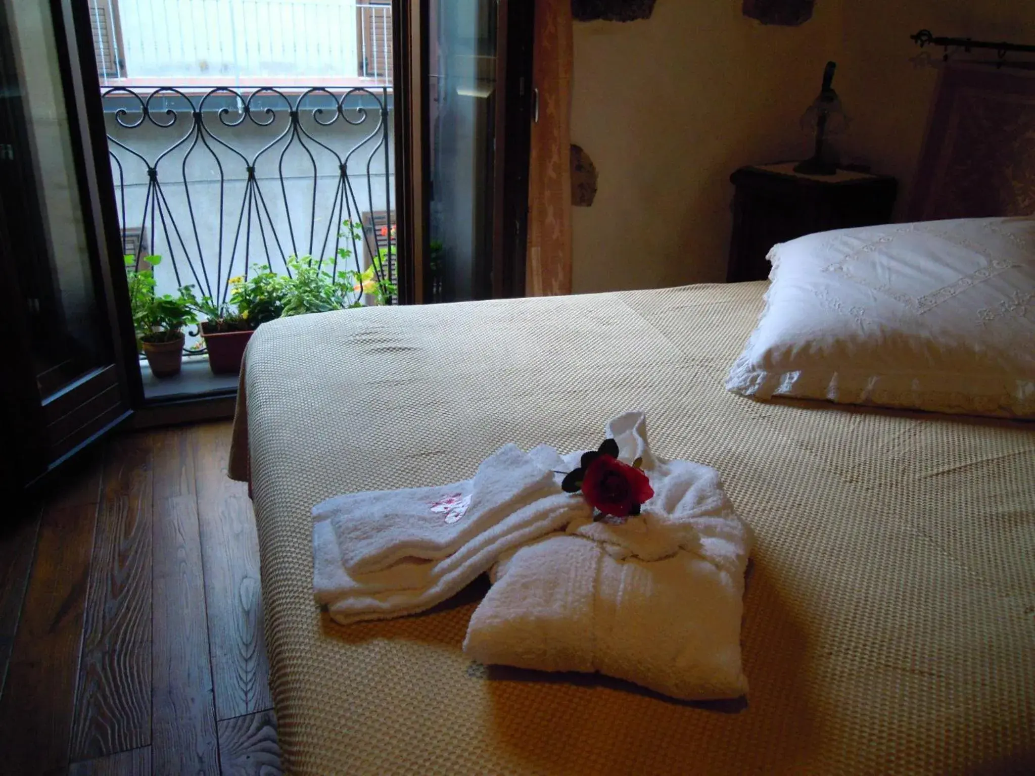 Double Room with Private Bathroom - single occupancy in Casa Castori Double Room with Private Bathroom - single occupancy in Casa Castori