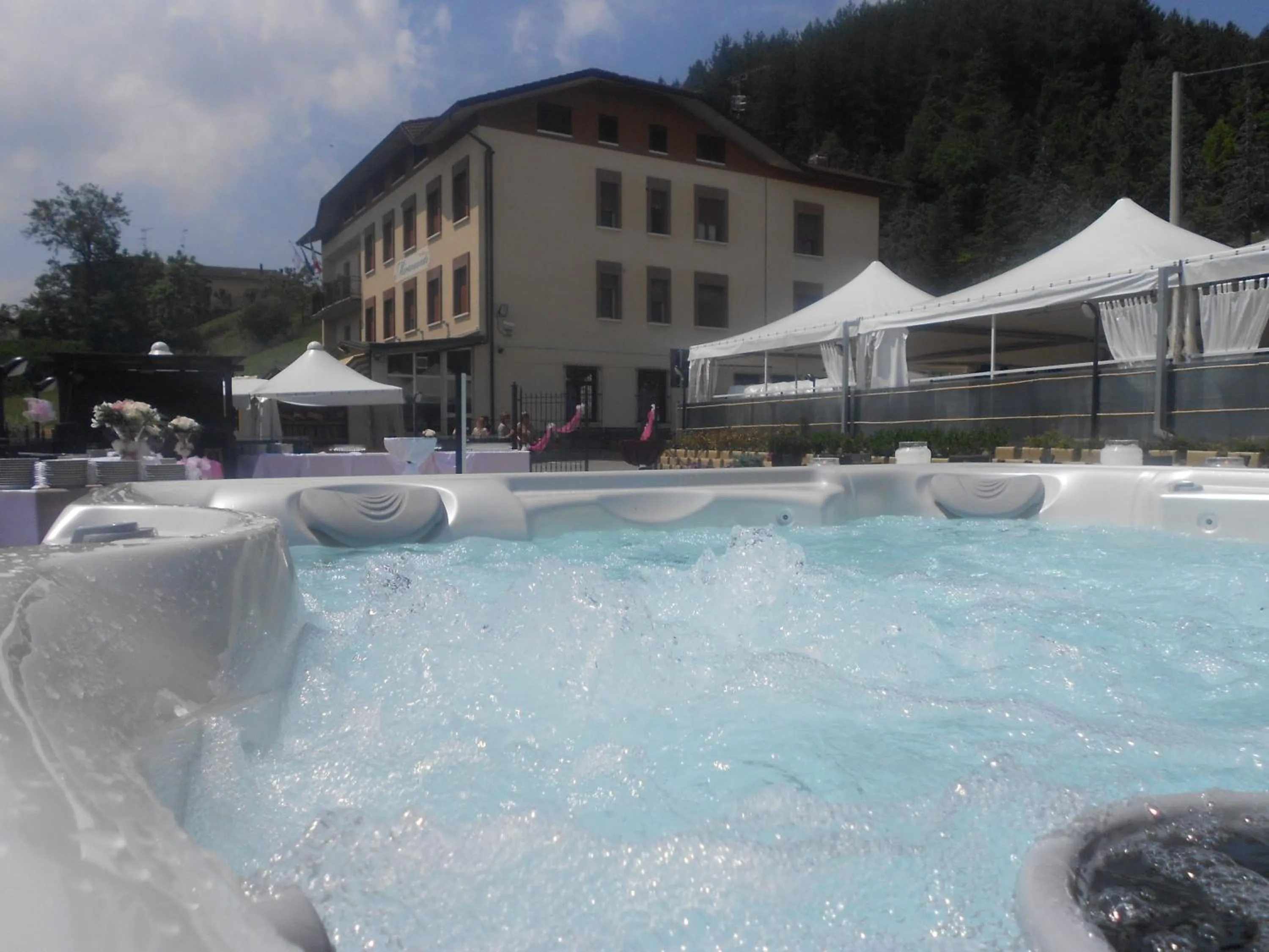 Summer in Albergo Ristorante Miramonti Toano