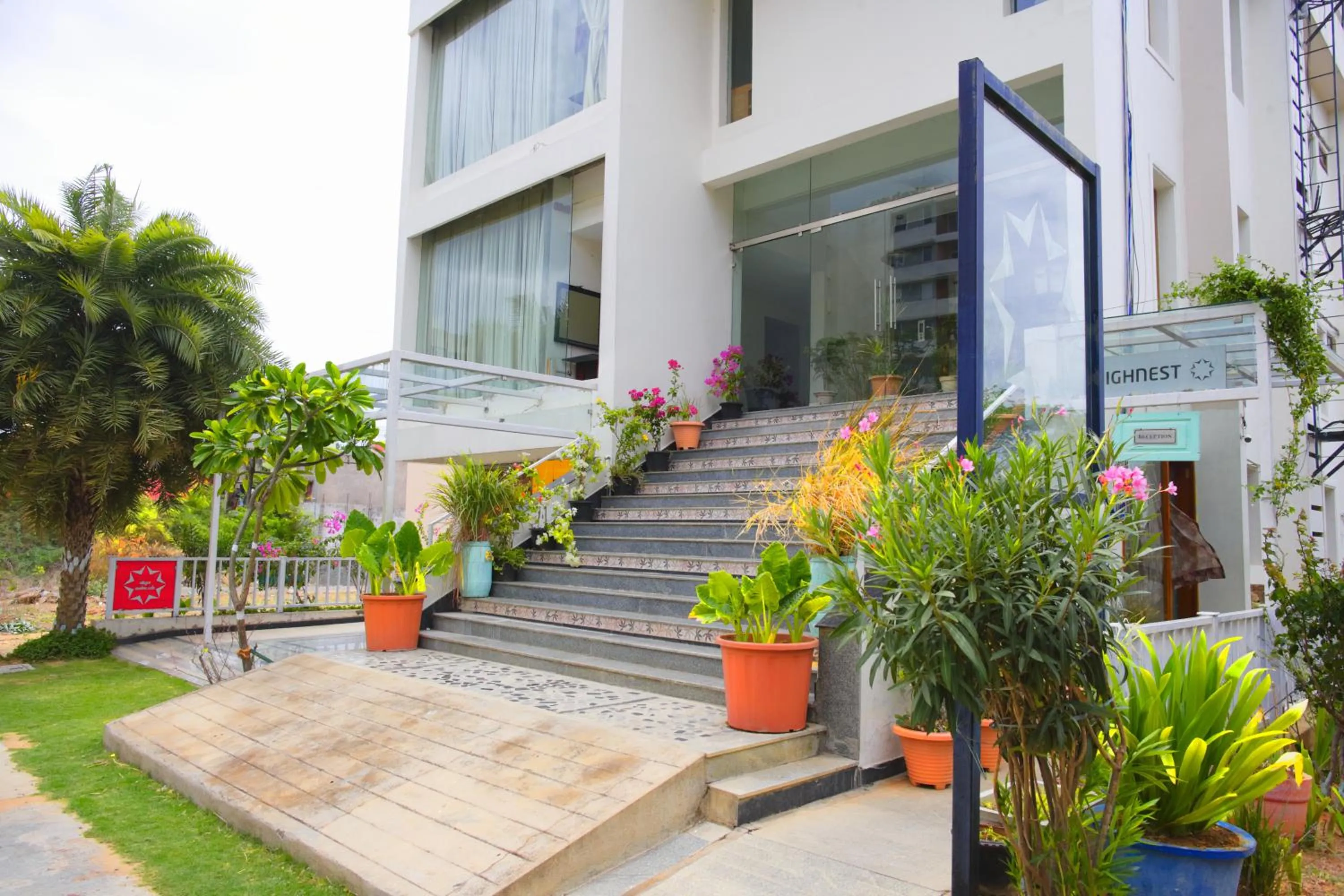 Property building in Hotel Highnest