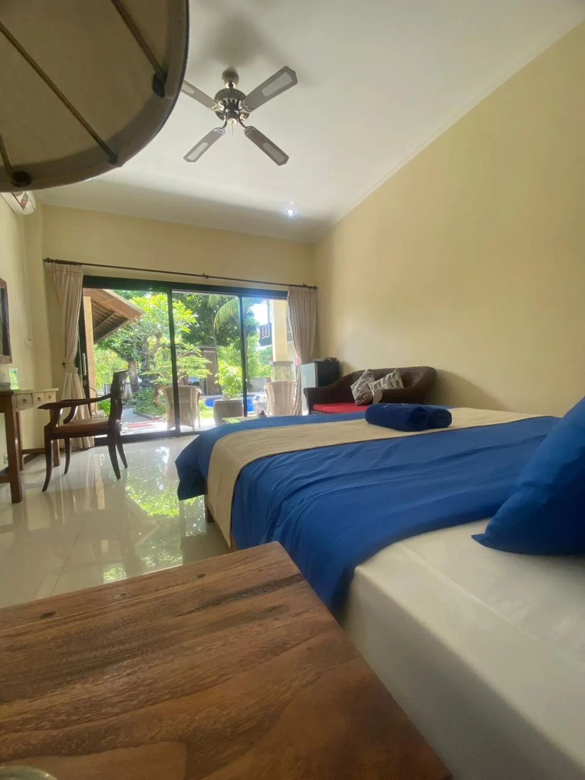 Bed in Bali Reef Divers Tulamben