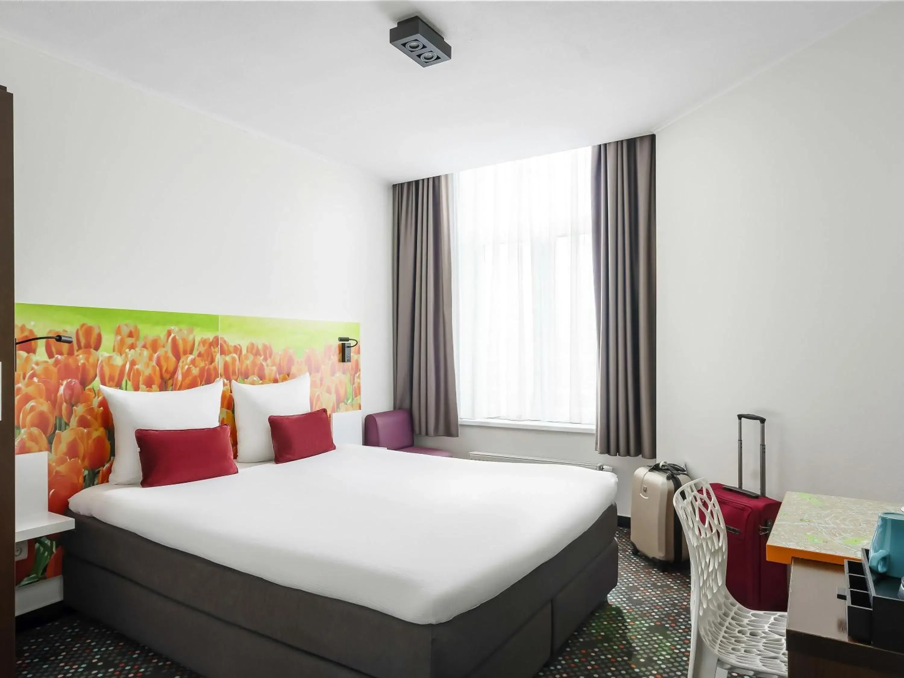 Property building, Bed in ibis Styles Amsterdam City Property building, Bed in ibis Styles Amsterdam City