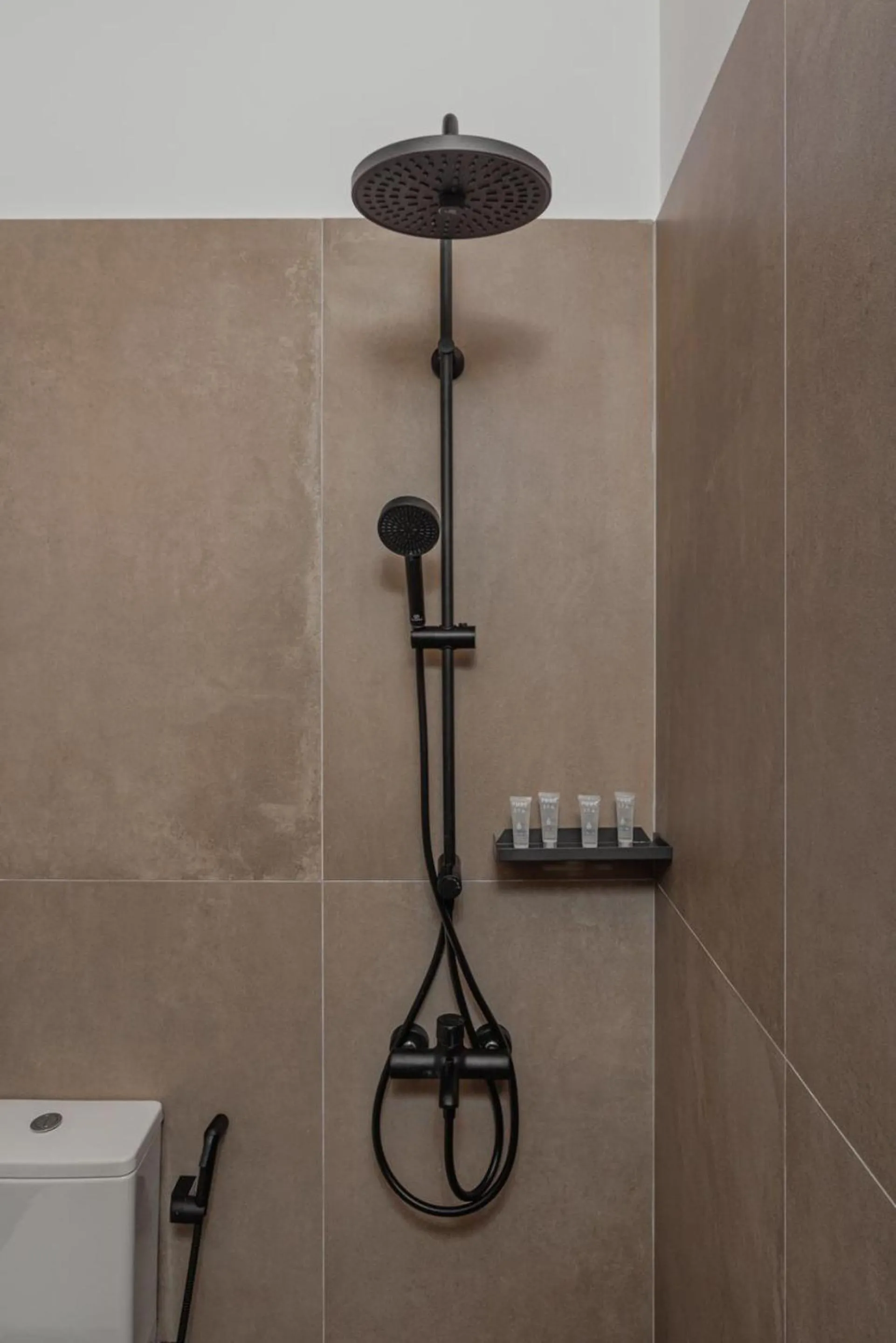 Shower in 12 Pyles Living History