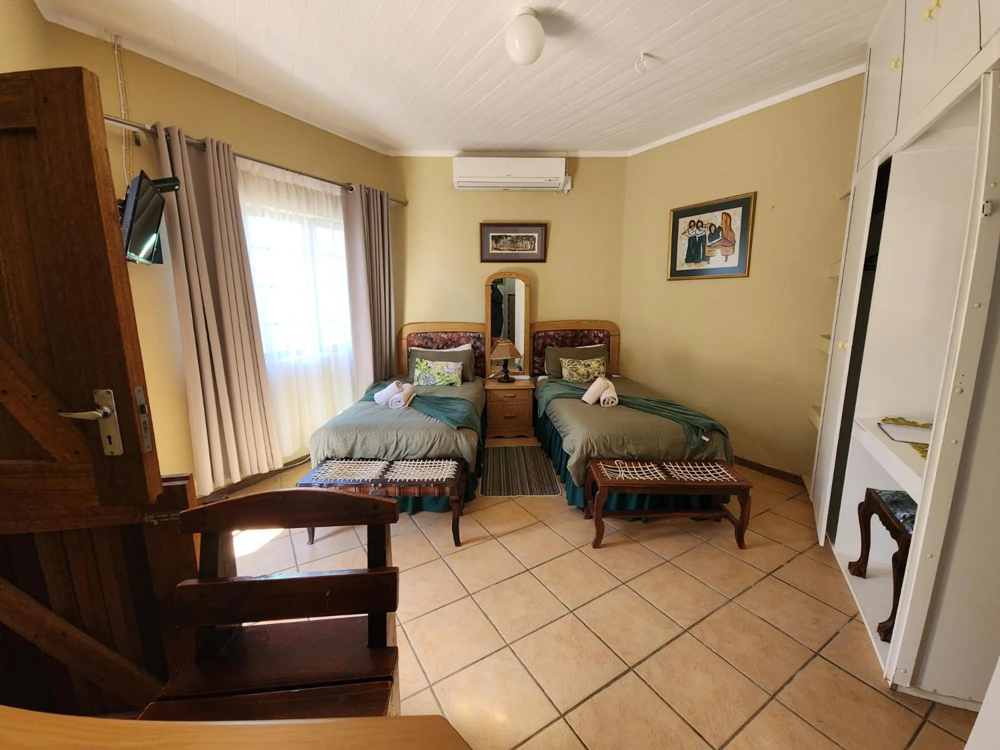 Bed in Homestead Bed and Breakfast - Travel Addo Group