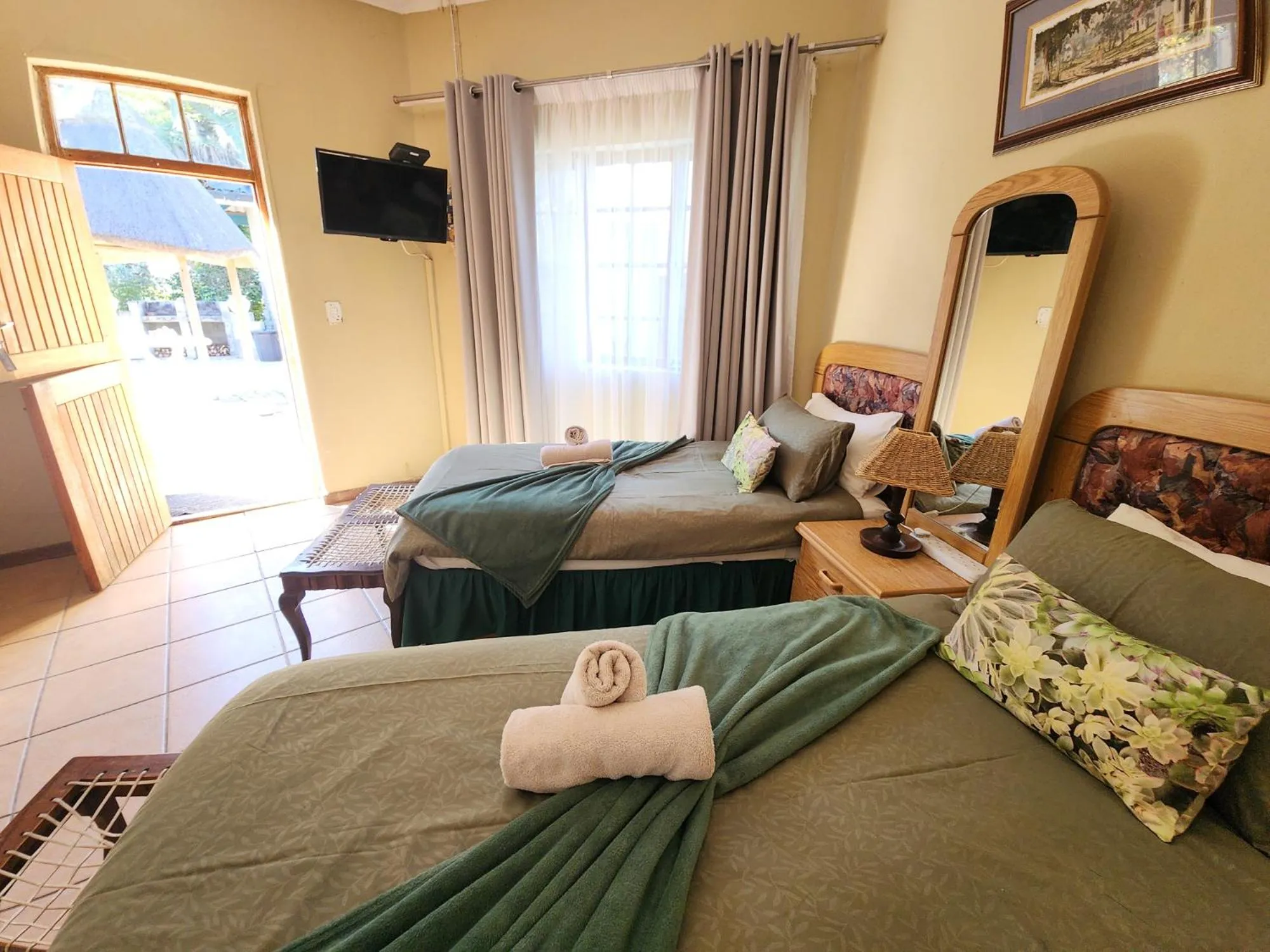 Bed in Homestead Bed and Breakfast - Travel Addo Group