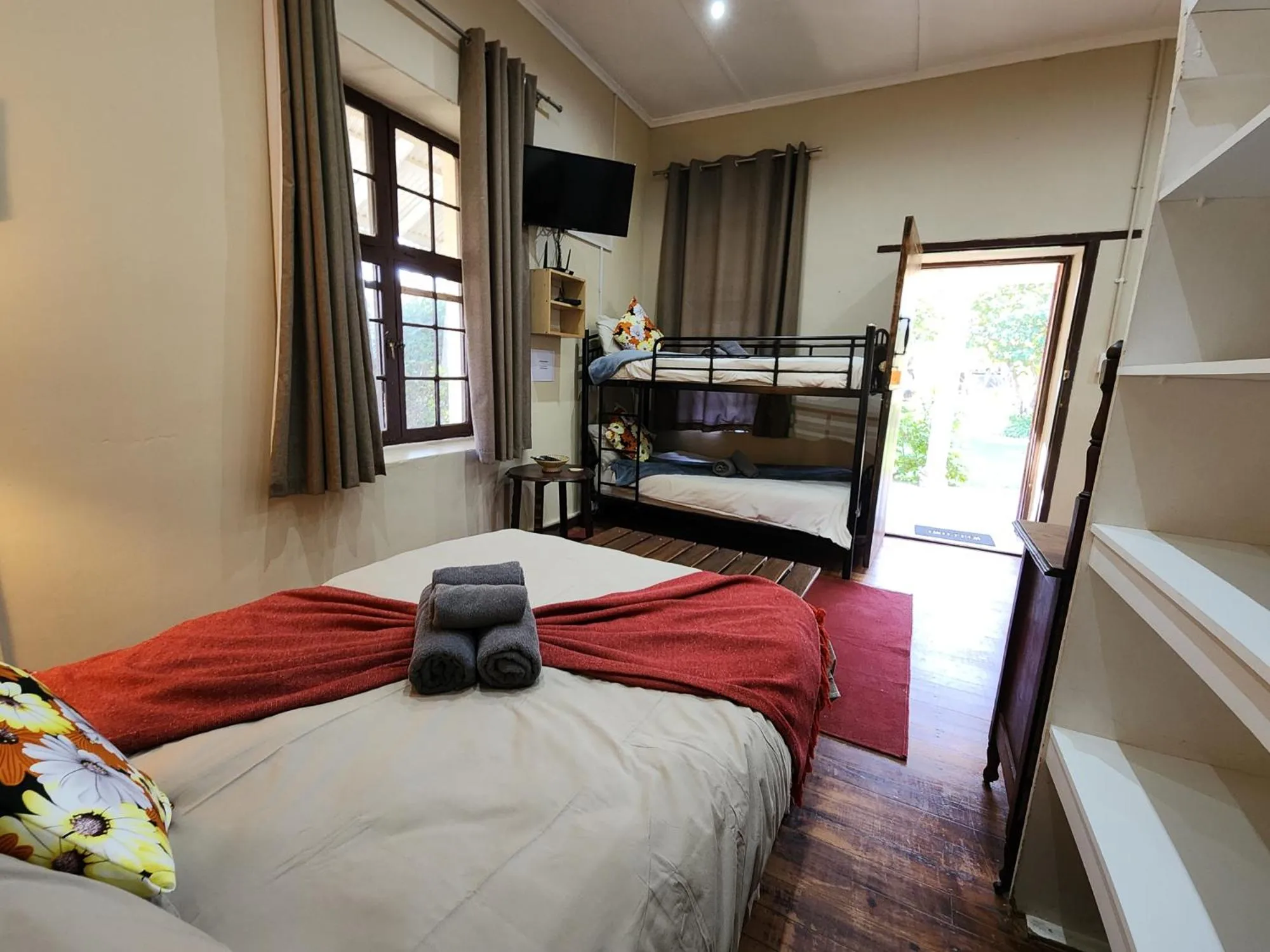 Bed in Homestead Bed and Breakfast - Travel Addo Group