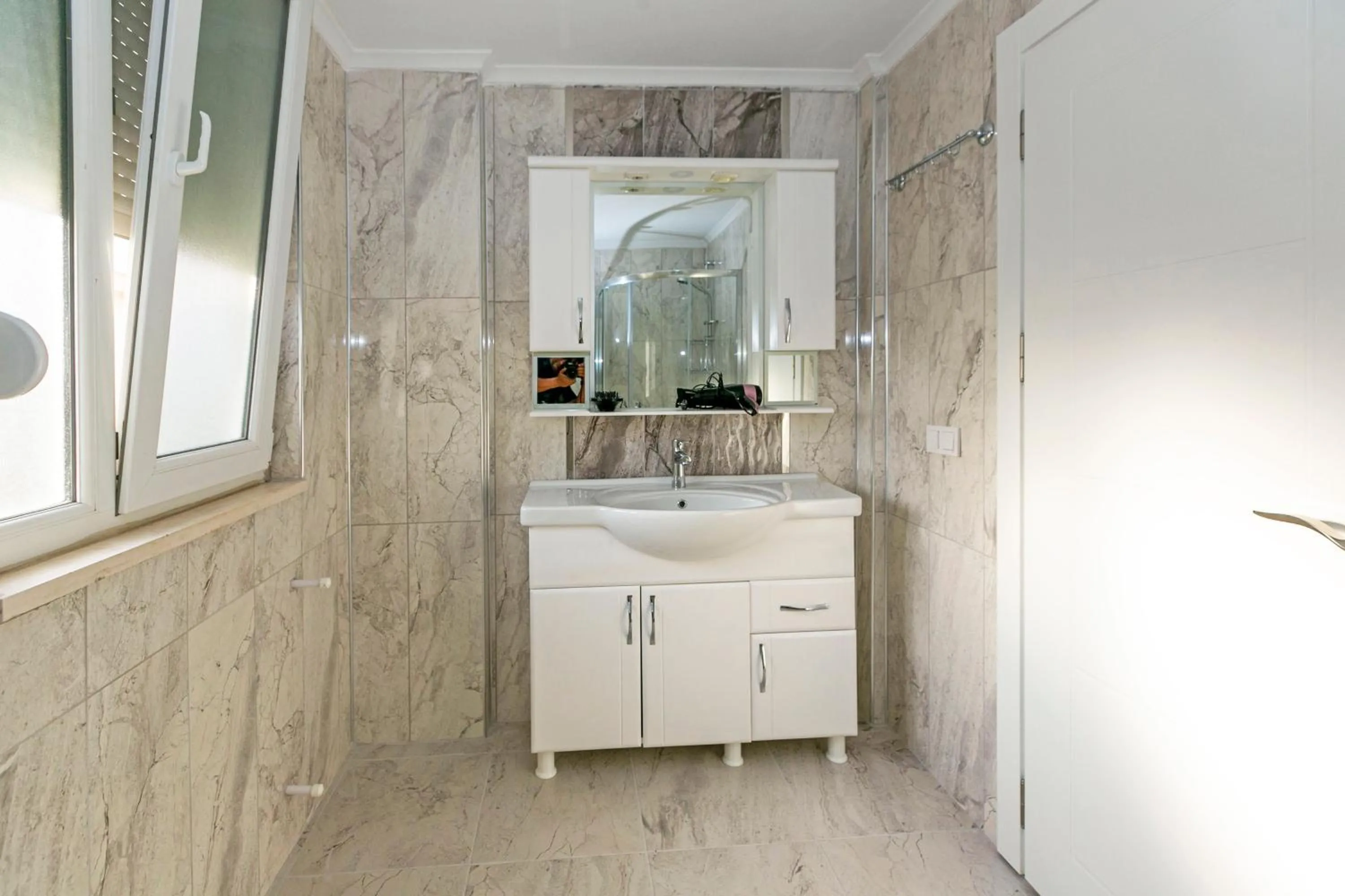 Shower in Paradise Town Villa Legend