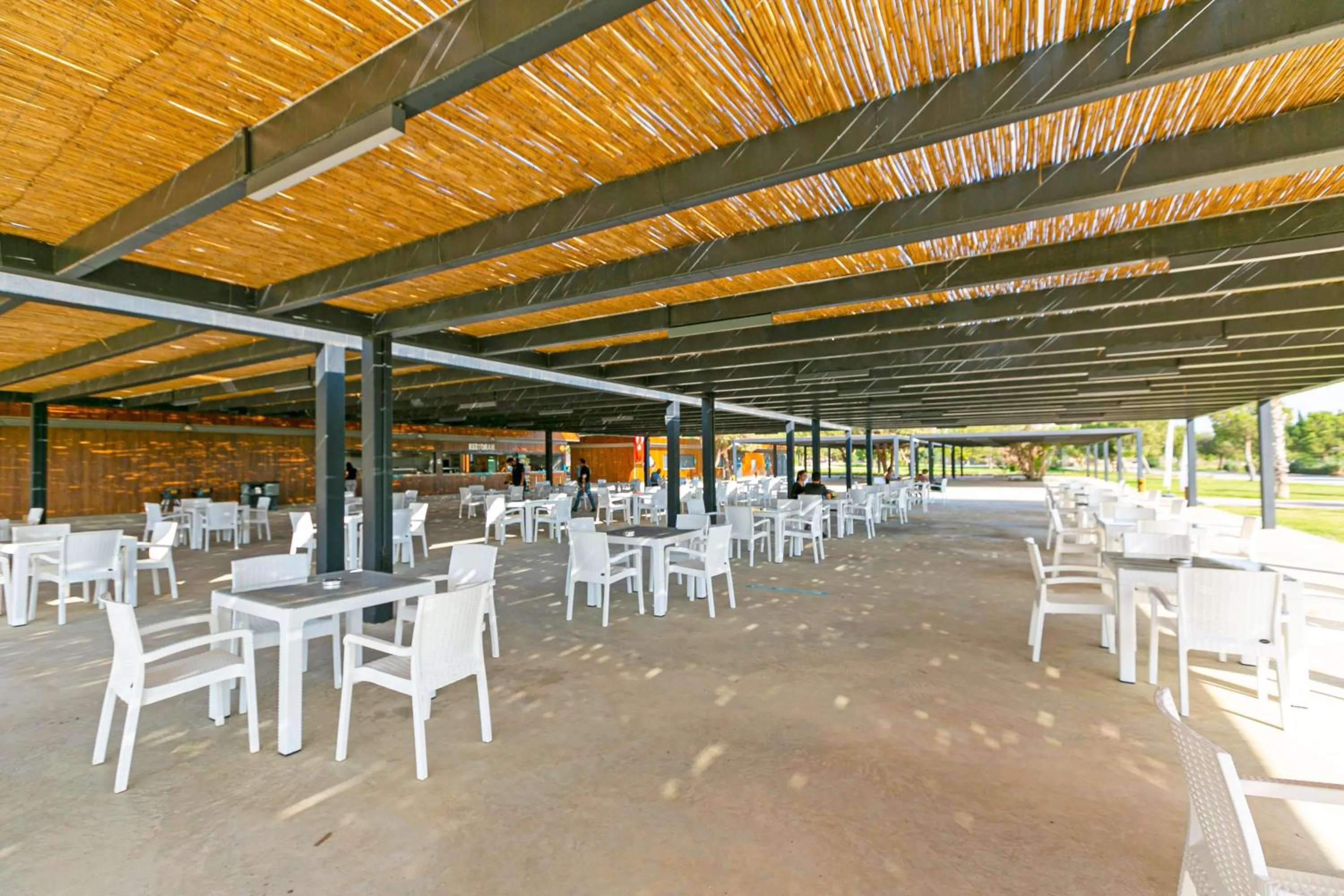 Restaurant/places to eat in Paradise Town Villa Legend