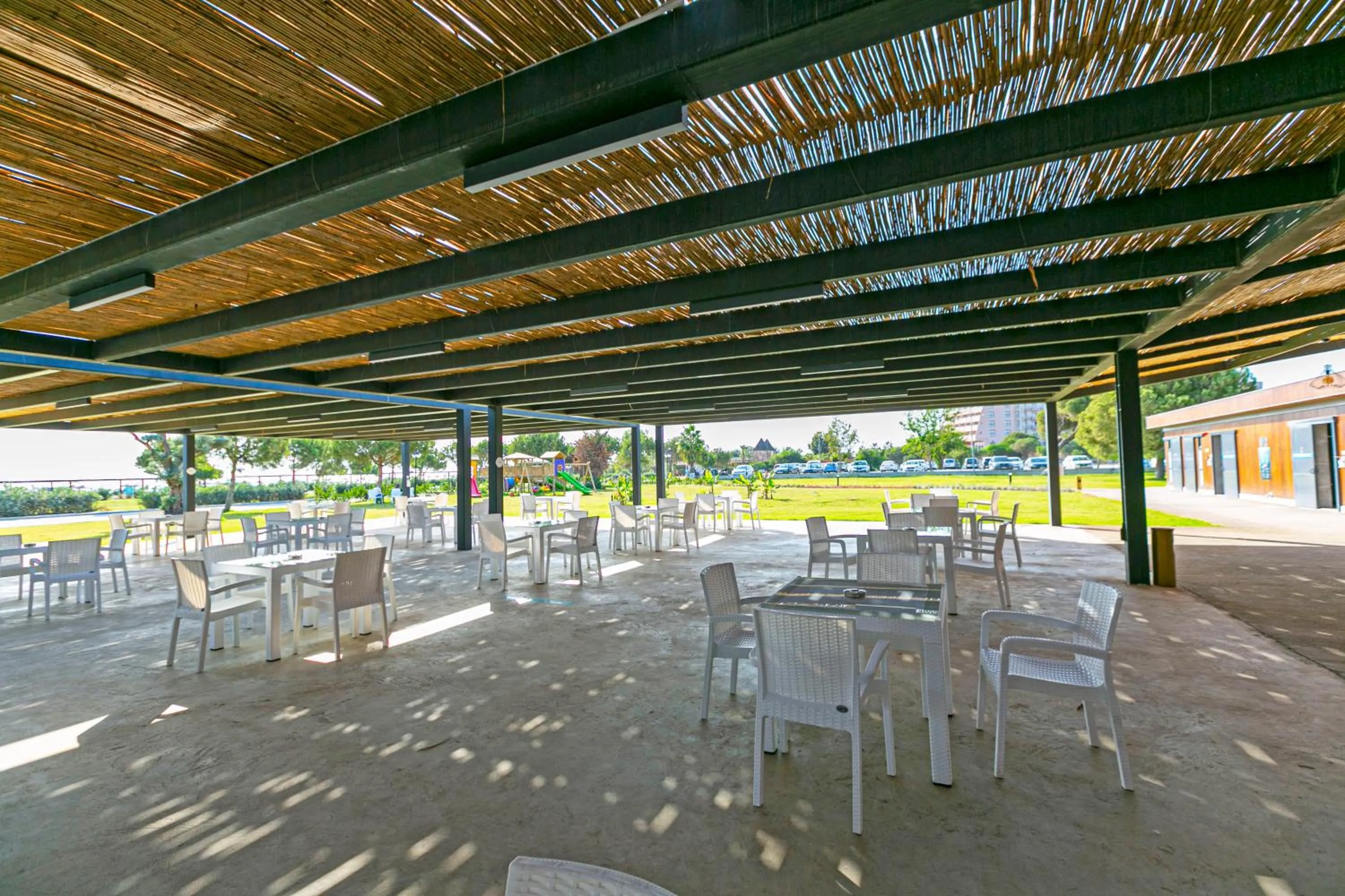 Restaurant/places to eat in Paradise Town Villa Legend