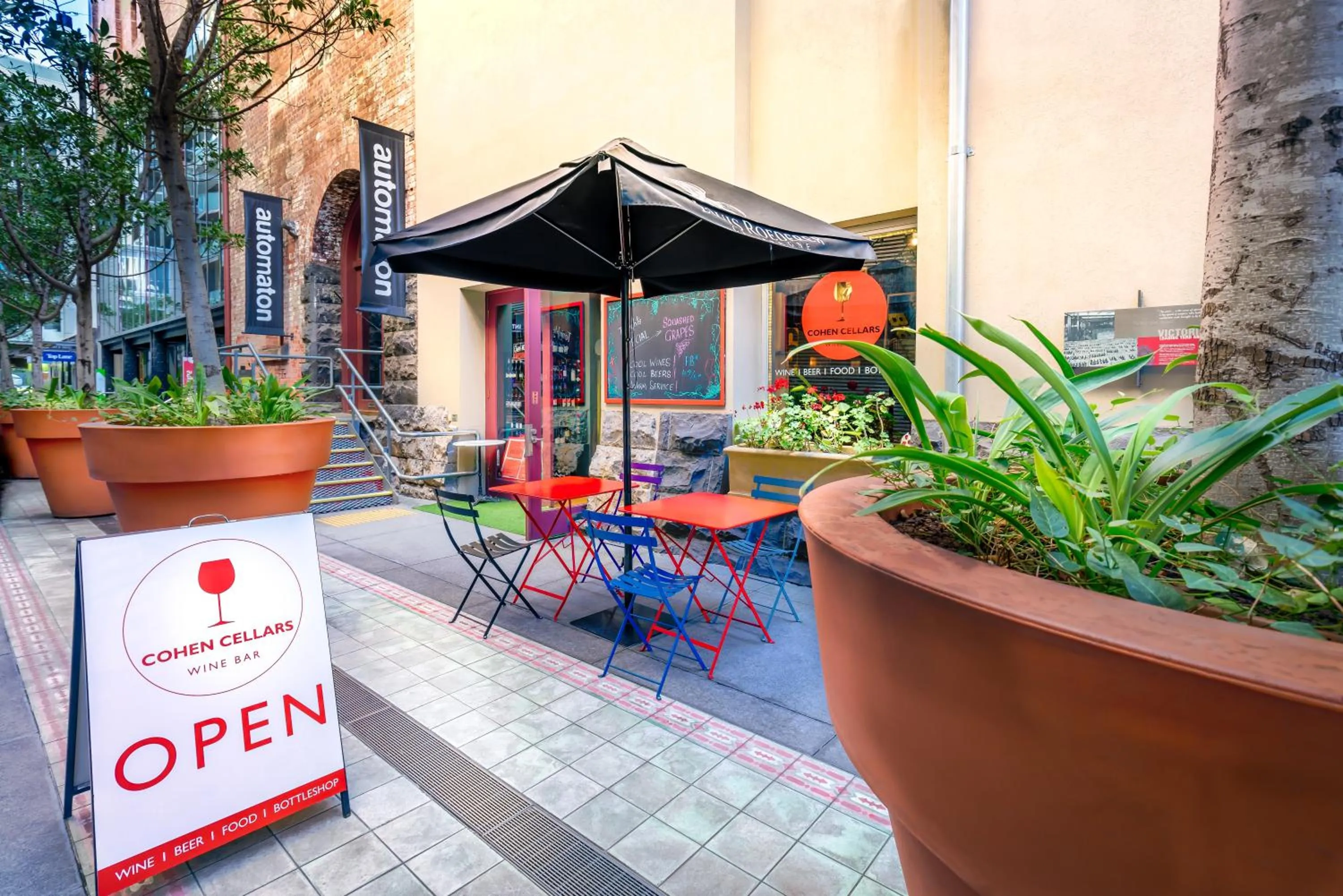 Restaurant/places to eat in Adele Apartment Hotel East Melbourne