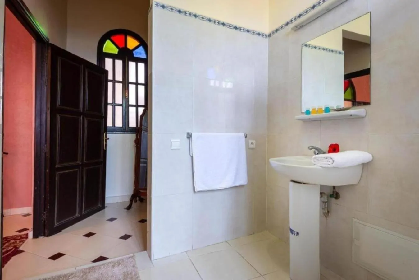 Shower in Riad Qodwa