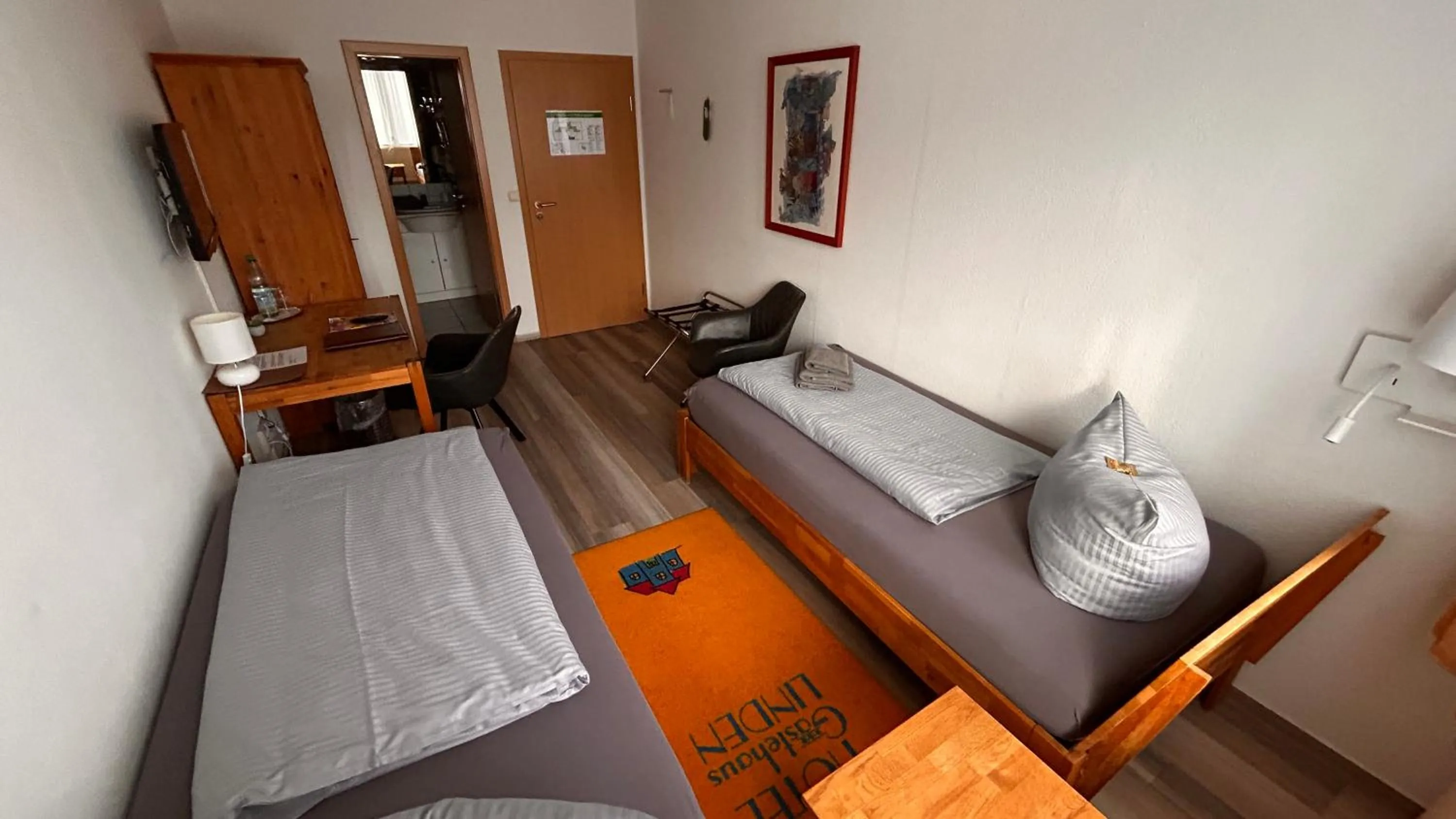 Photo of the whole room, Bed in Hotel Gästehaus Linden