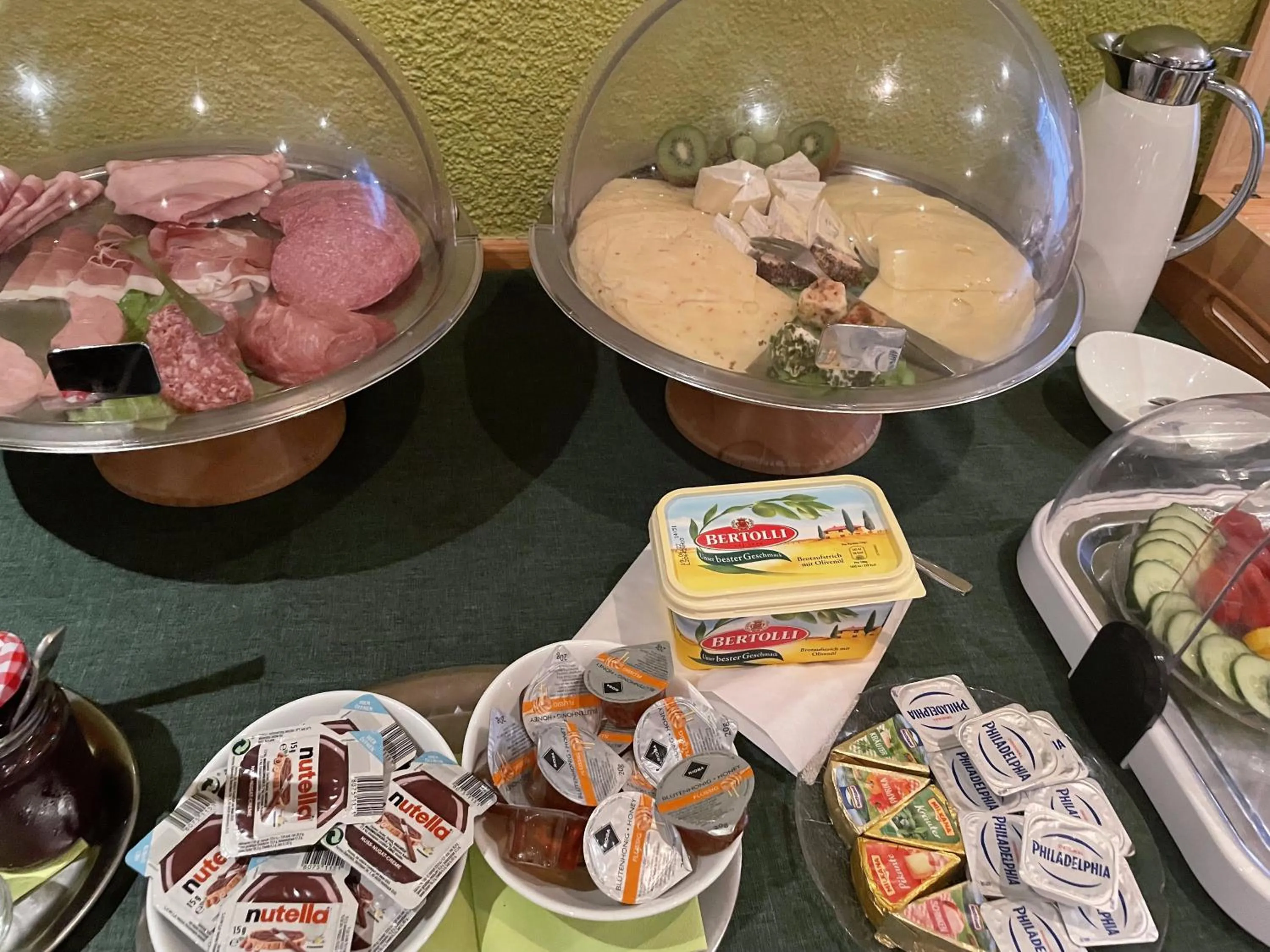 Buffet breakfast in Hotel Gästehaus Linden