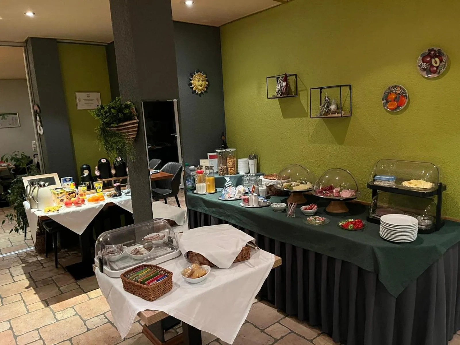 Buffet breakfast in Hotel Gästehaus Linden