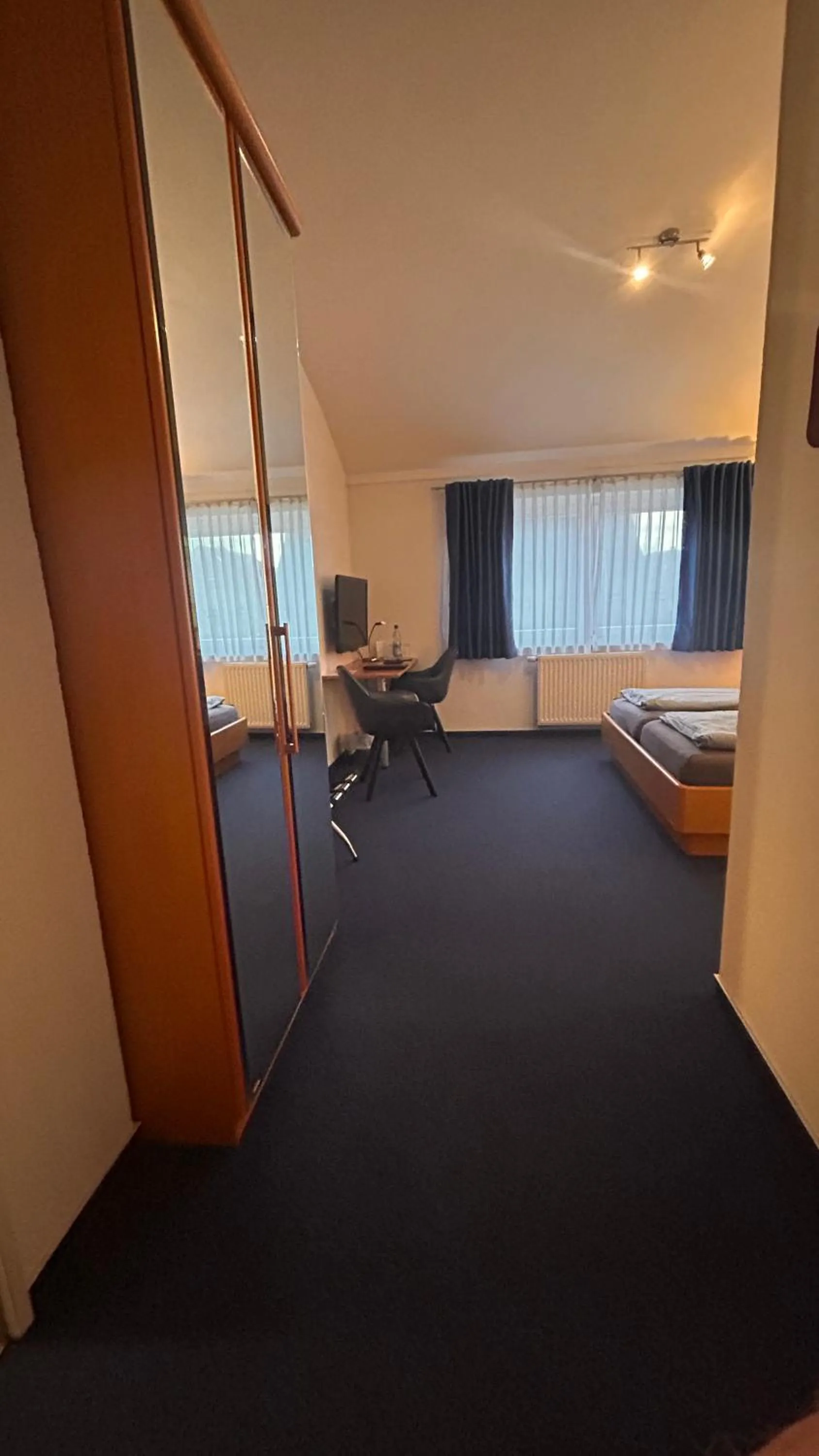 Photo of the whole room, Bed in Hotel Gästehaus Linden