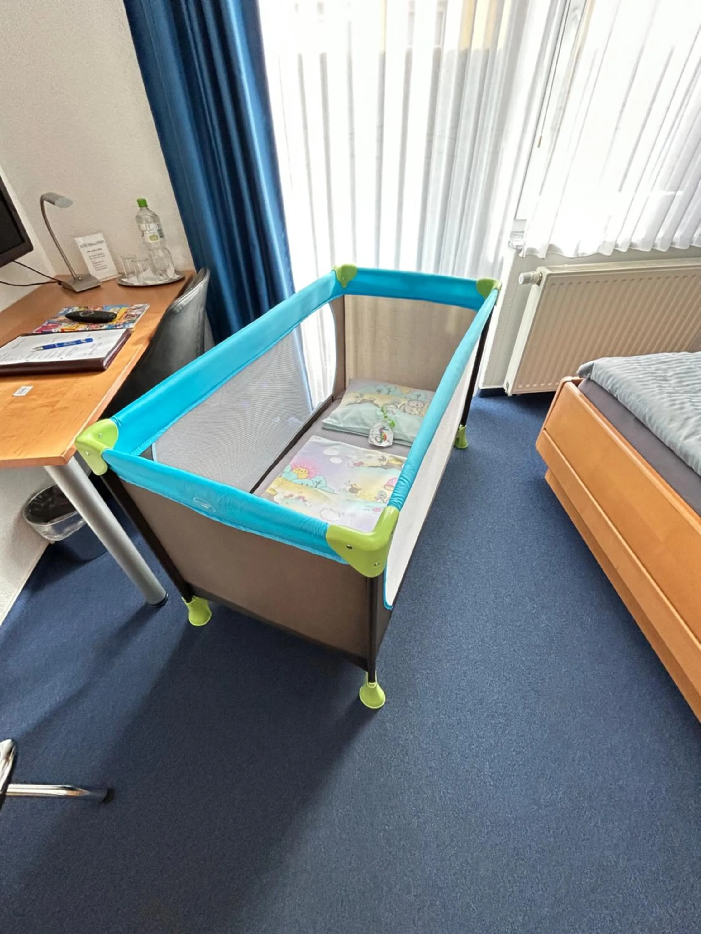 cot, Bed in Hotel Gästehaus Linden
