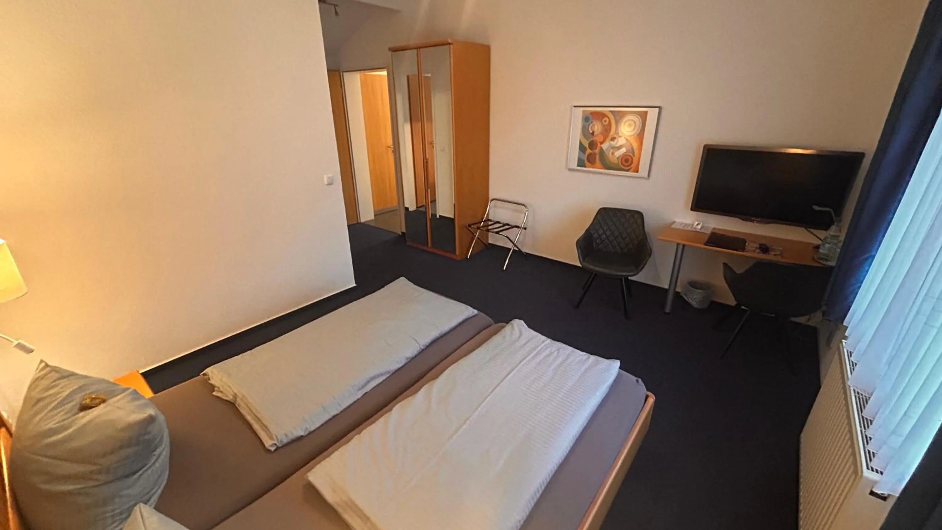 TV and multimedia, Bed in Hotel Gästehaus Linden