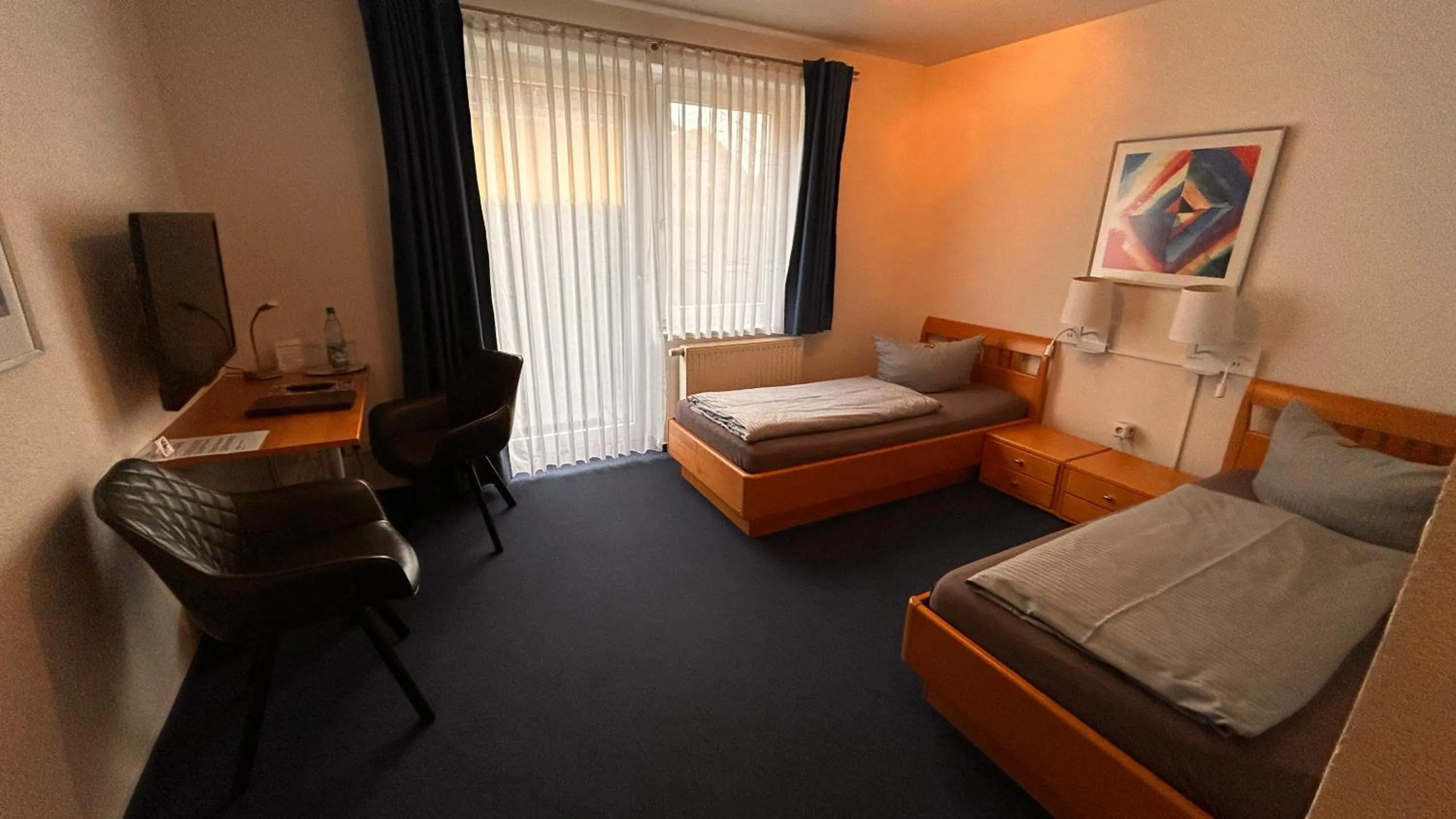 Photo of the whole room, Bed in Hotel Gästehaus Linden