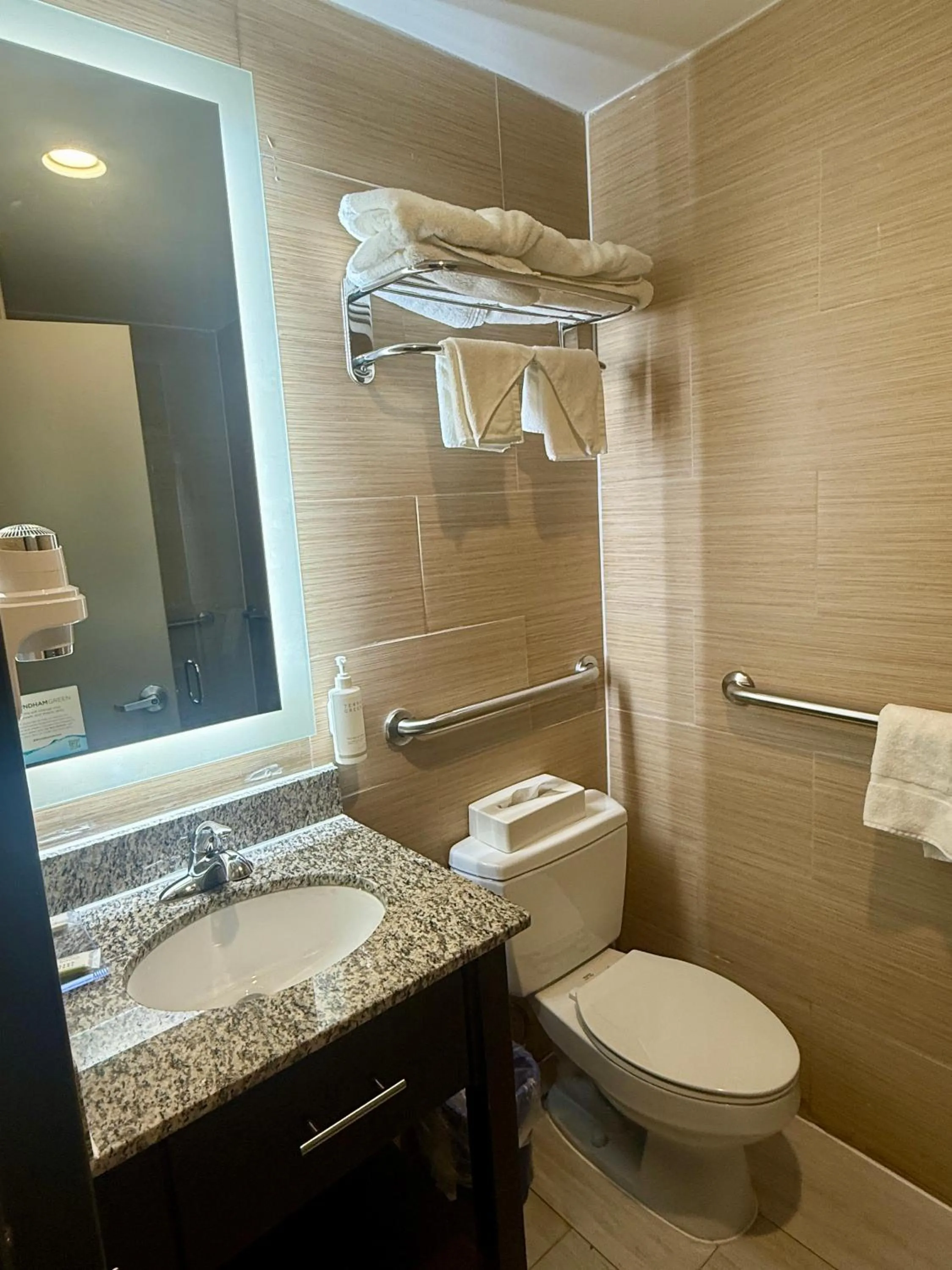 Days Inn by Wyndham Brooklyn Borough Park