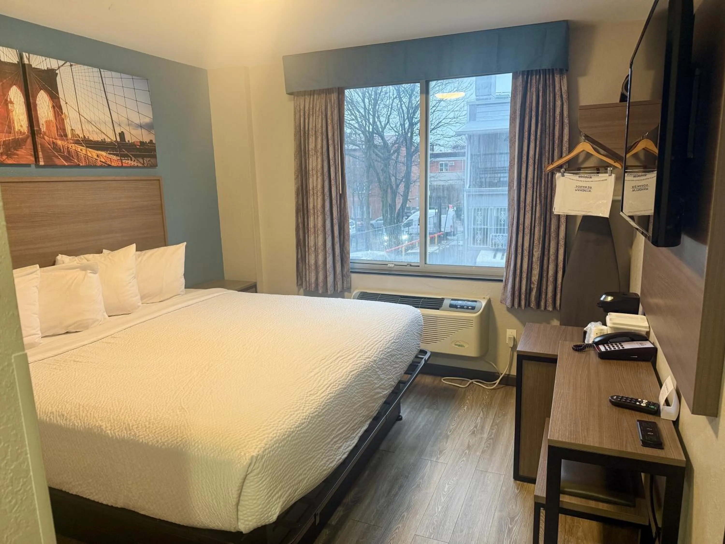 Bedroom, Bed in Days Inn by Wyndham Brooklyn Borough Park